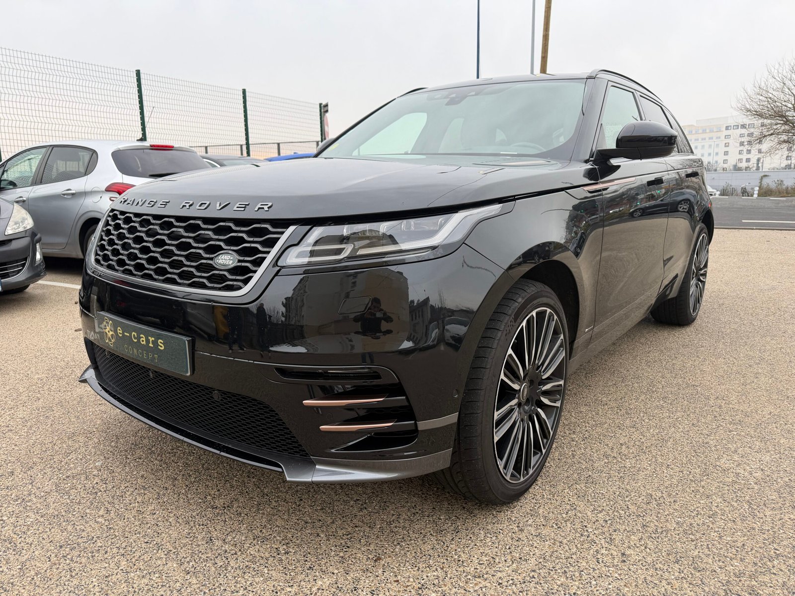 LAND ROVER RANGE ROVER VELAR 4WD 240ch R DYNAMIC