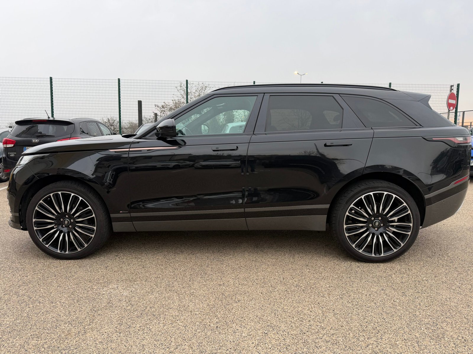 LAND ROVER RANGE ROVER VELAR 4WD 240ch R DYNAMIC