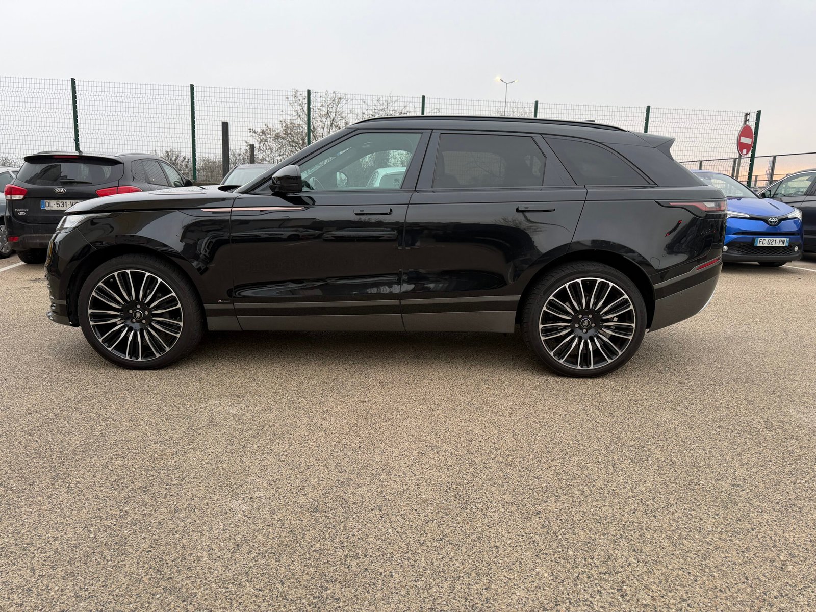 LAND ROVER RANGE ROVER VELAR 4WD 240ch R DYNAMIC