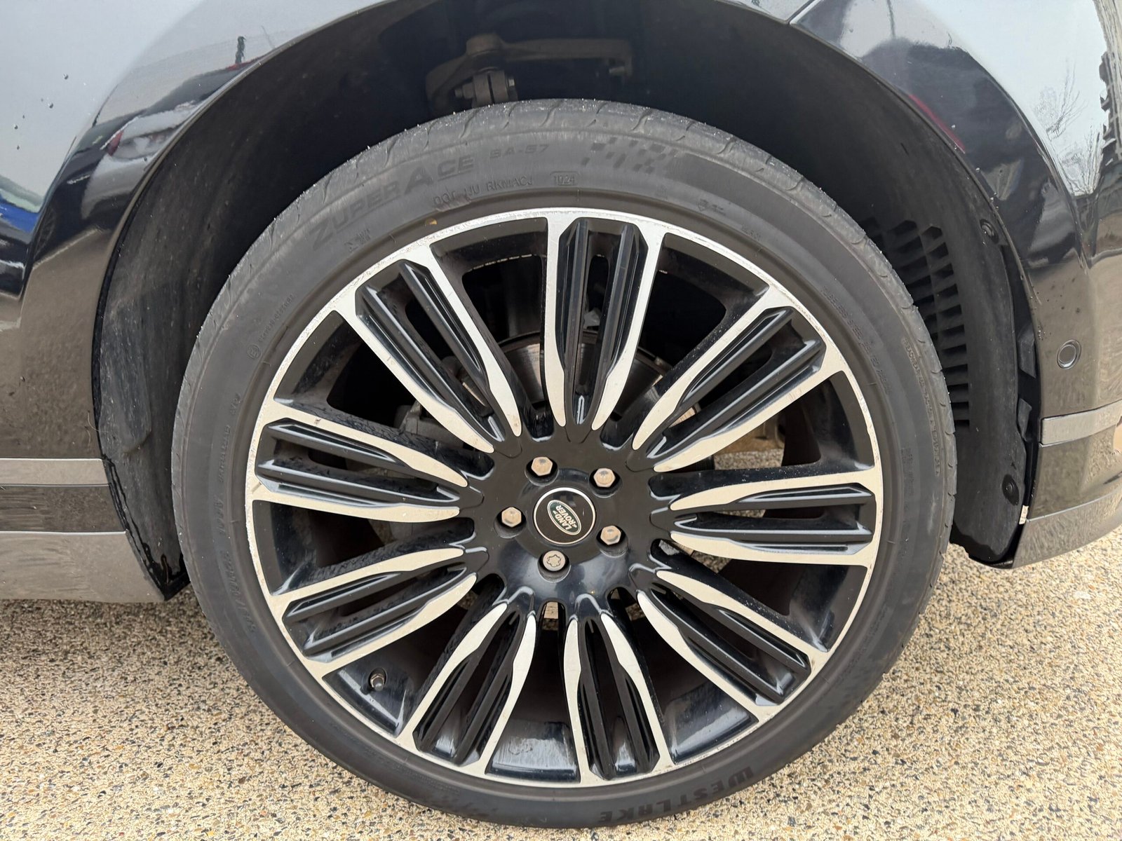 LAND ROVER RANGE ROVER VELAR 4WD 240ch R DYNAMIC