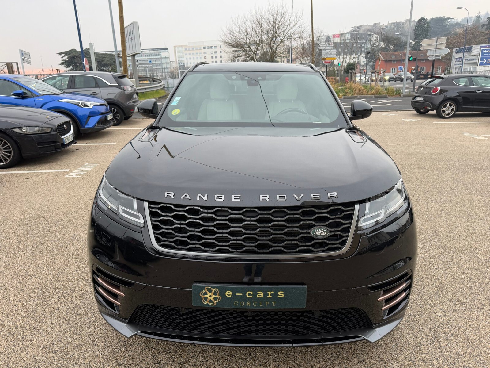 LAND ROVER RANGE ROVER VELAR 4WD 240ch R DYNAMIC