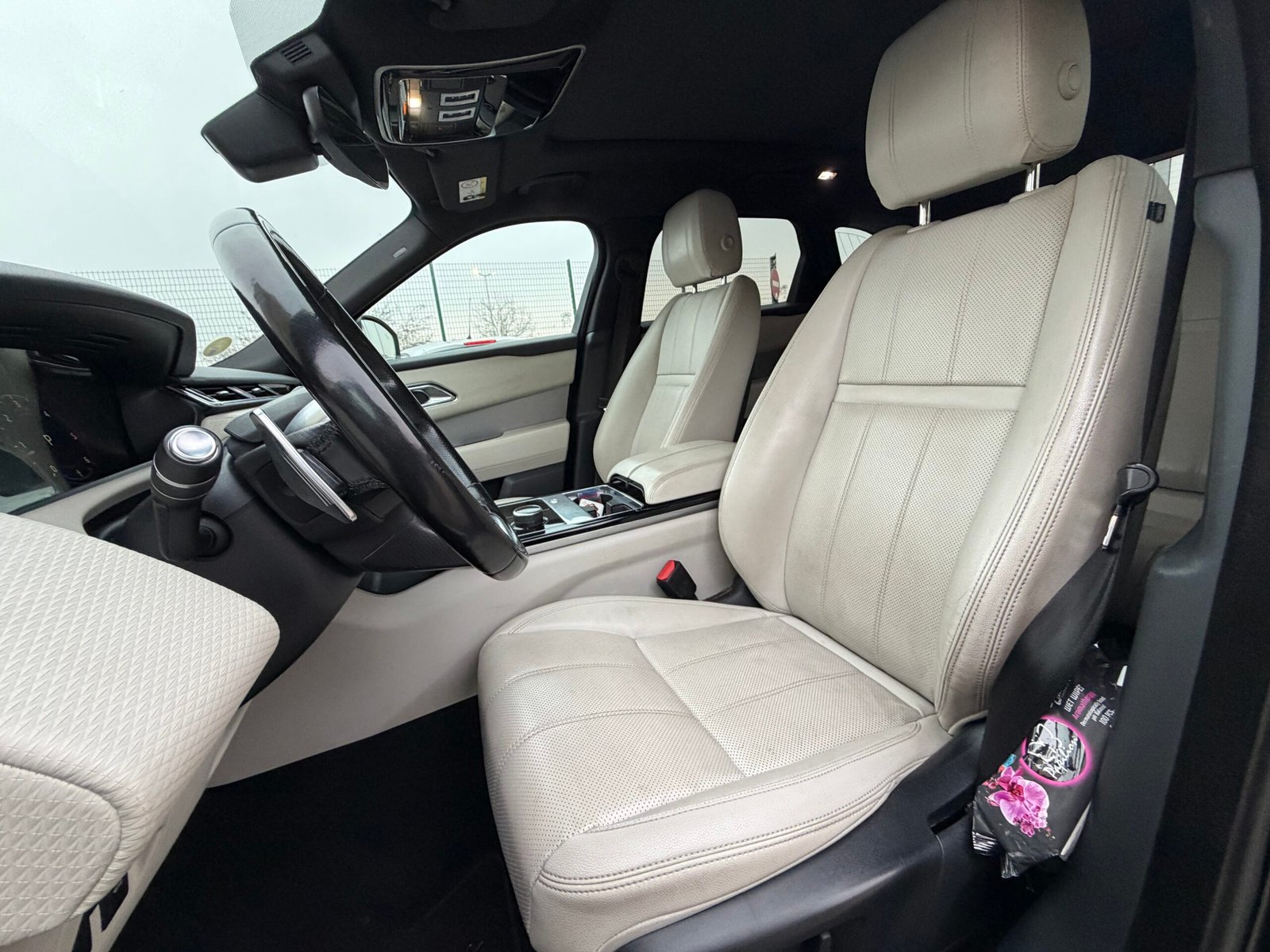 LAND ROVER RANGE ROVER VELAR 4WD 240ch R DYNAMIC