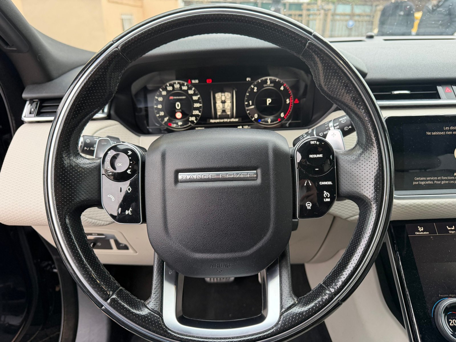 LAND ROVER RANGE ROVER VELAR 4WD 240ch R DYNAMIC