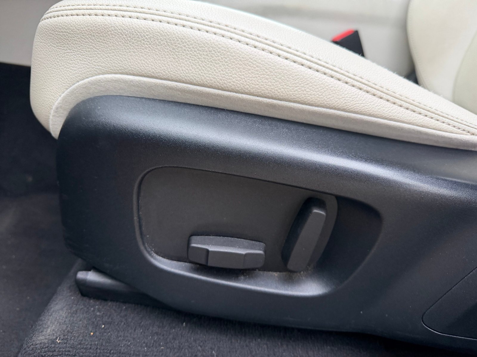 LAND ROVER RANGE ROVER VELAR 4WD 240ch R DYNAMIC