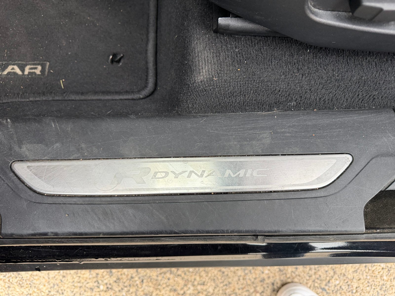 LAND ROVER RANGE ROVER VELAR 4WD 240ch R DYNAMIC