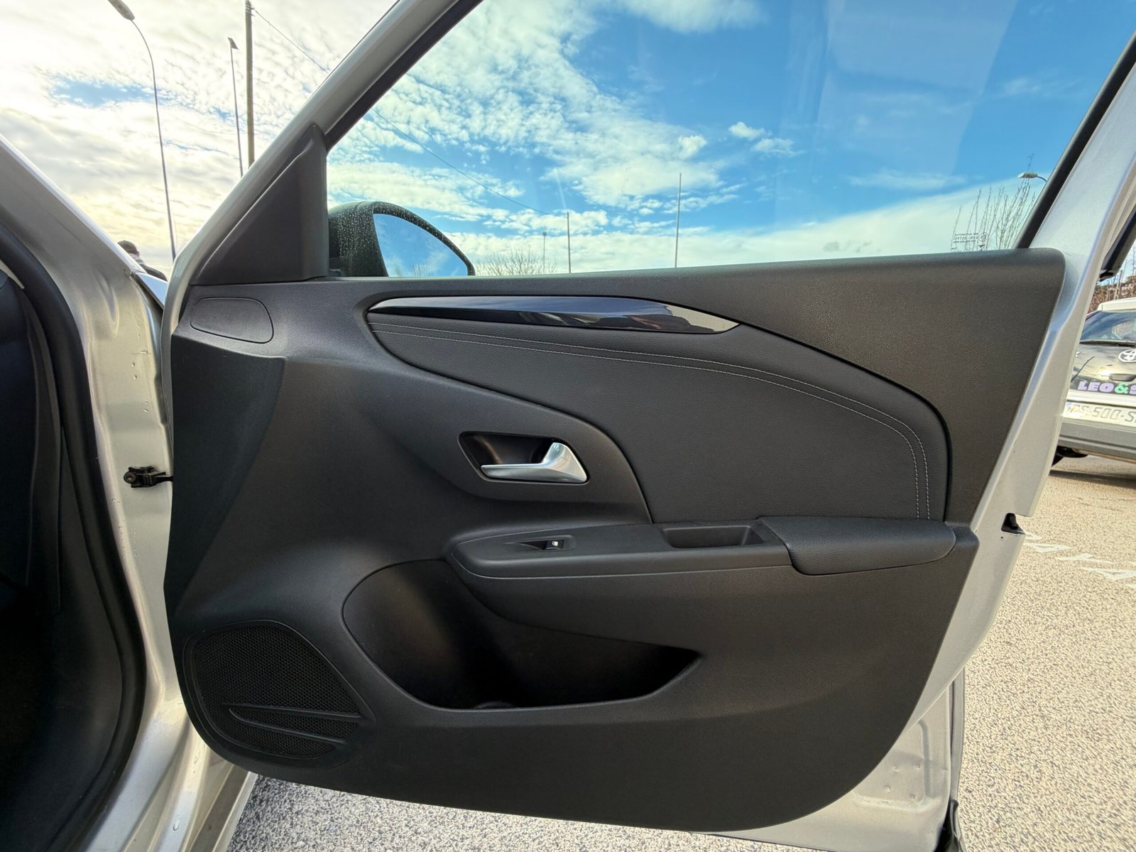 Opel Corsa 1,2 essence 75ch