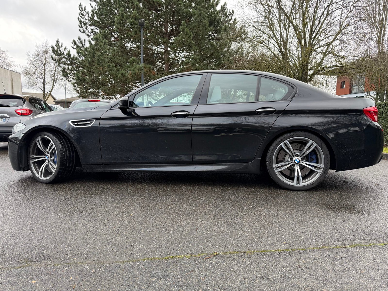 BMW M5 (F10) 4.4 Turbo V8 32V DKG7 560 cv Boîte auto