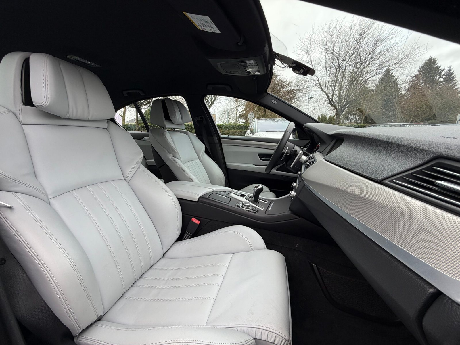 BMW M5 (F10) 4.4 Turbo V8 32V DKG7 560 cv Boîte auto