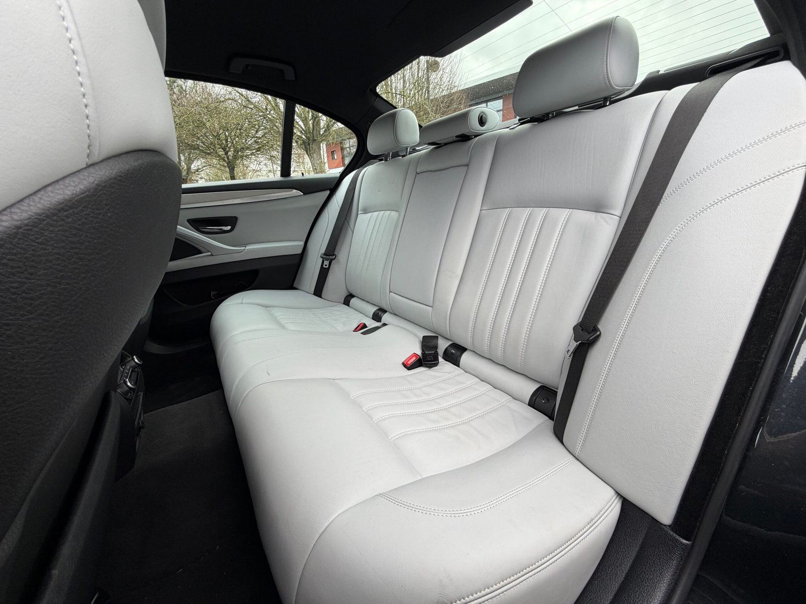 BMW M5 (F10) 4.4 Turbo V8 32V DKG7 560 cv Boîte auto