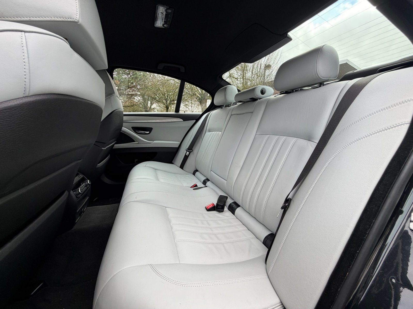 BMW M5 (F10) 4.4 Turbo V8 32V DKG7 560 cv Boîte auto