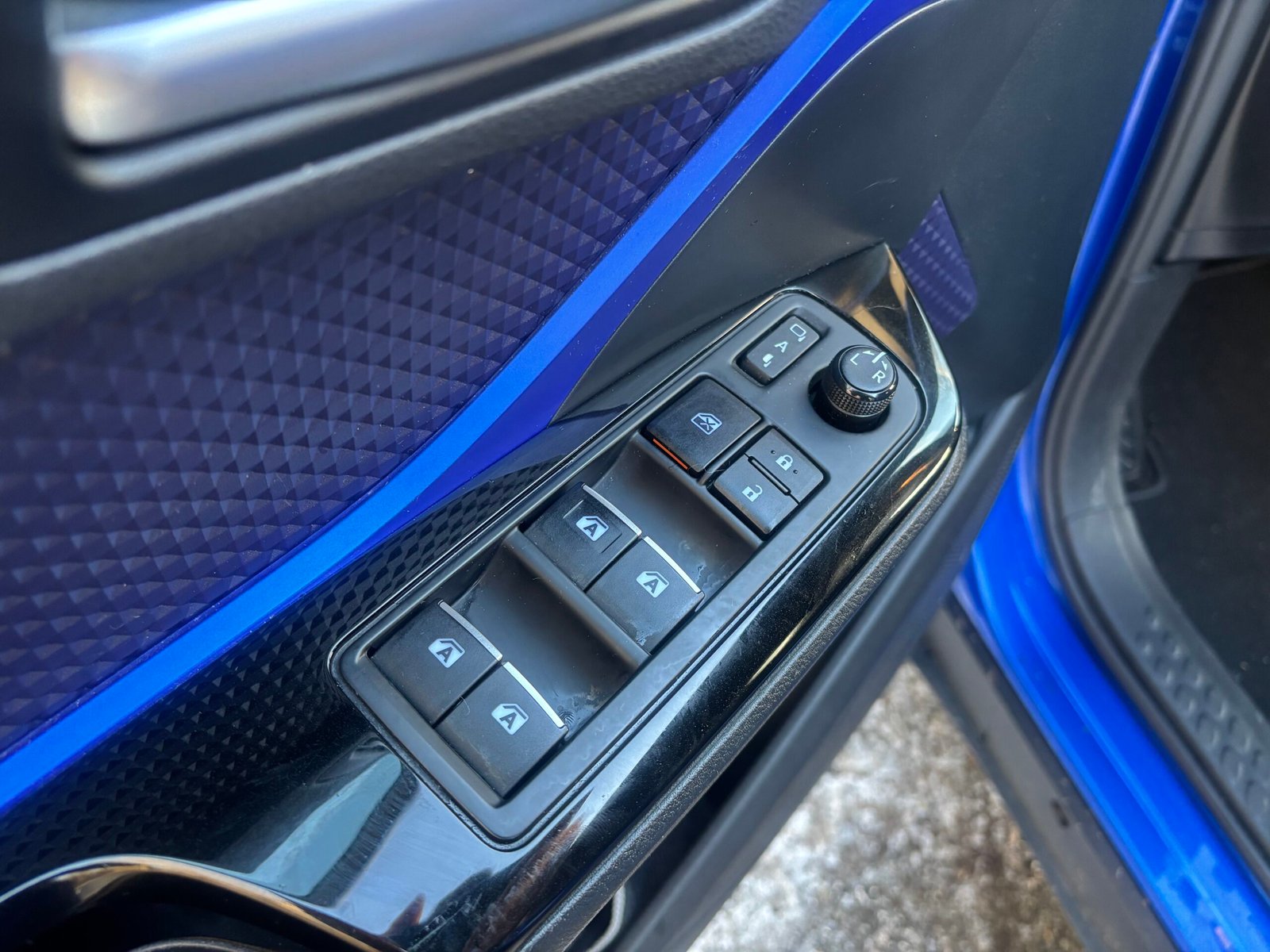 TOYOTA C-HR  I 1.8 VVT-i 16V 122 HSD Hybrid 2WD CVT 99 cv Boîte auto