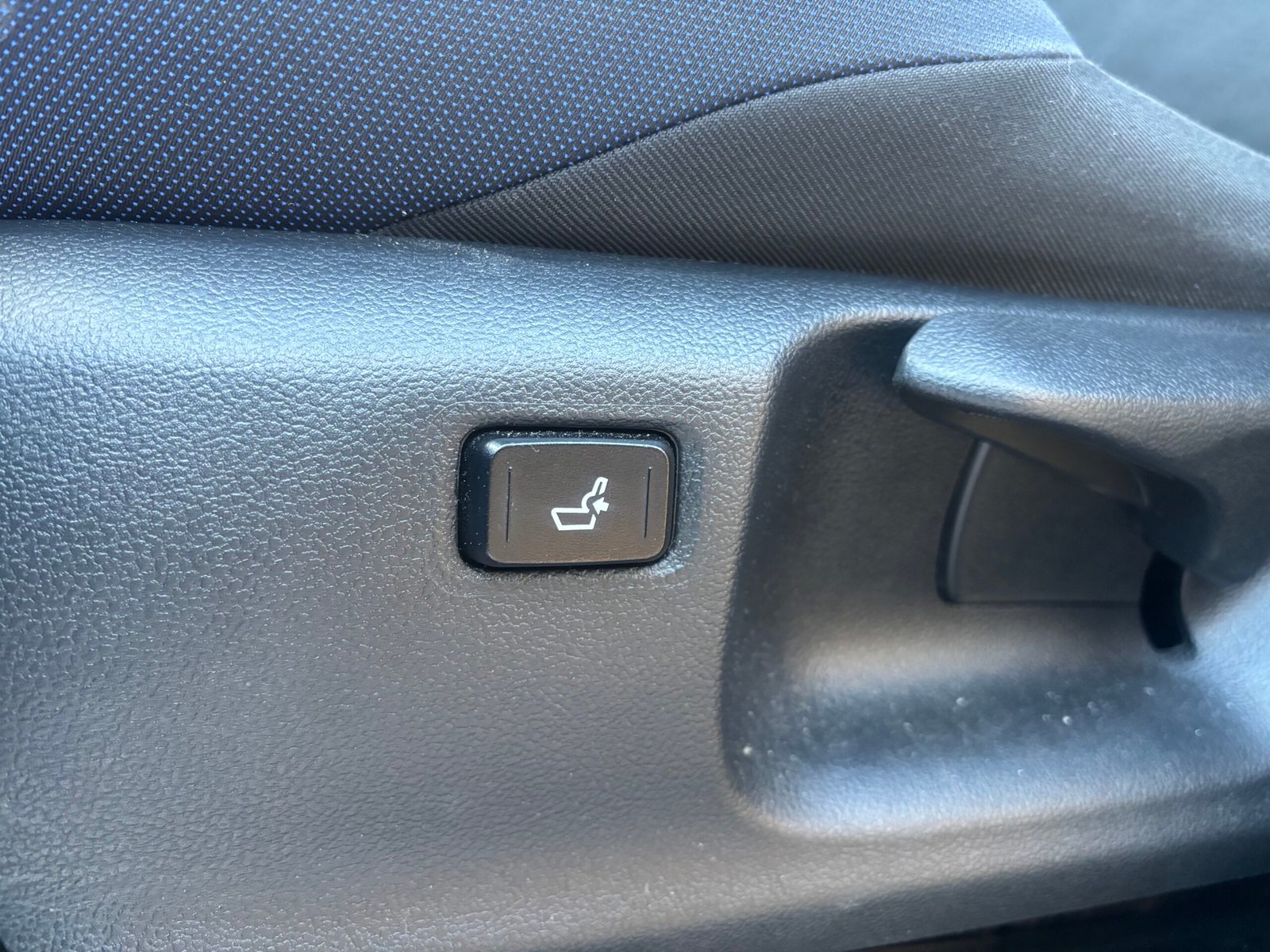 TOYOTA C-HR  I 1.8 VVT-i 16V 122 HSD Hybrid 2WD CVT 99 cv Boîte auto