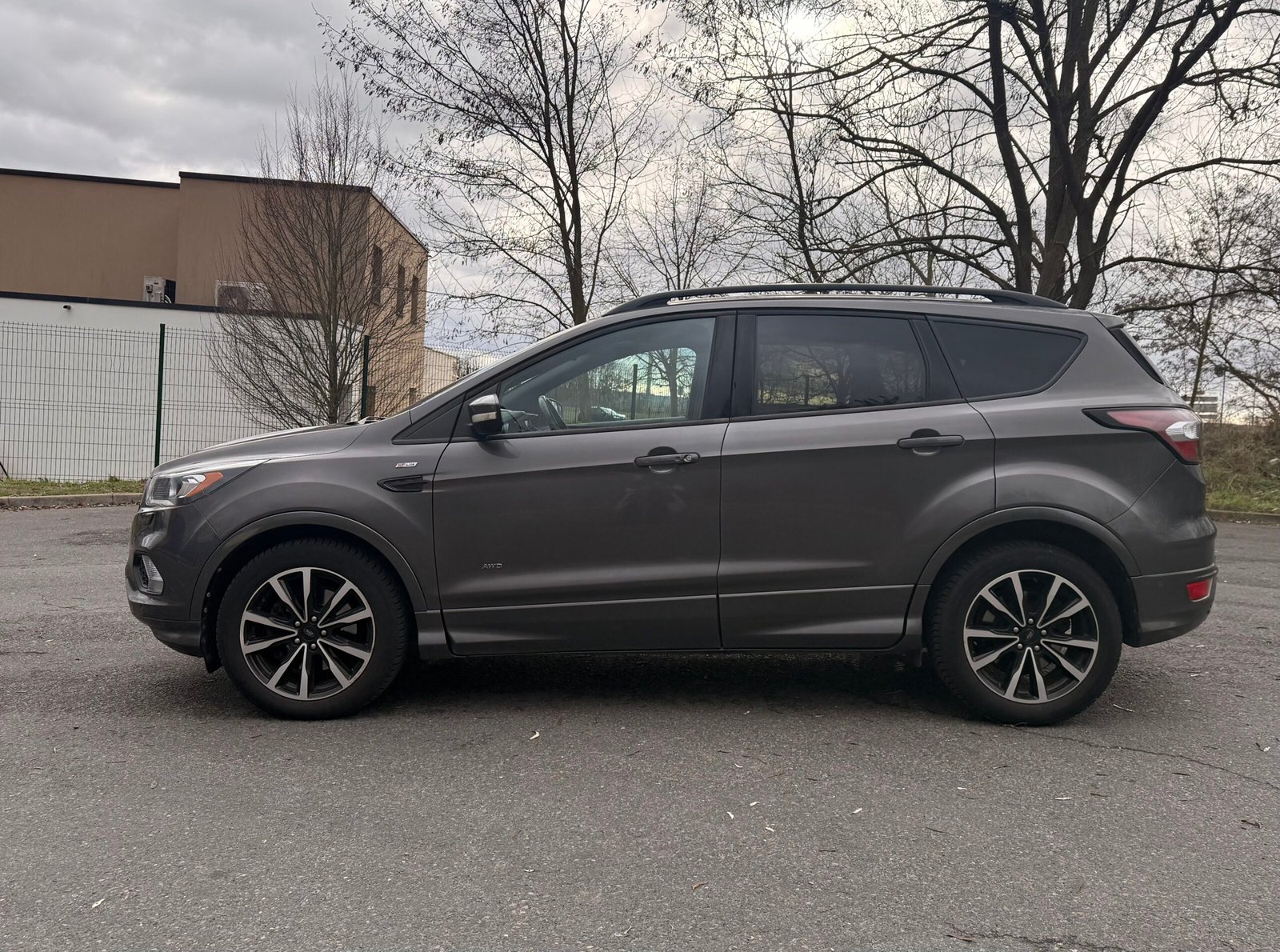 FORD Kuga II 2.0 TDCi 16V 4×4 Powershift 150 cv finition « st line »