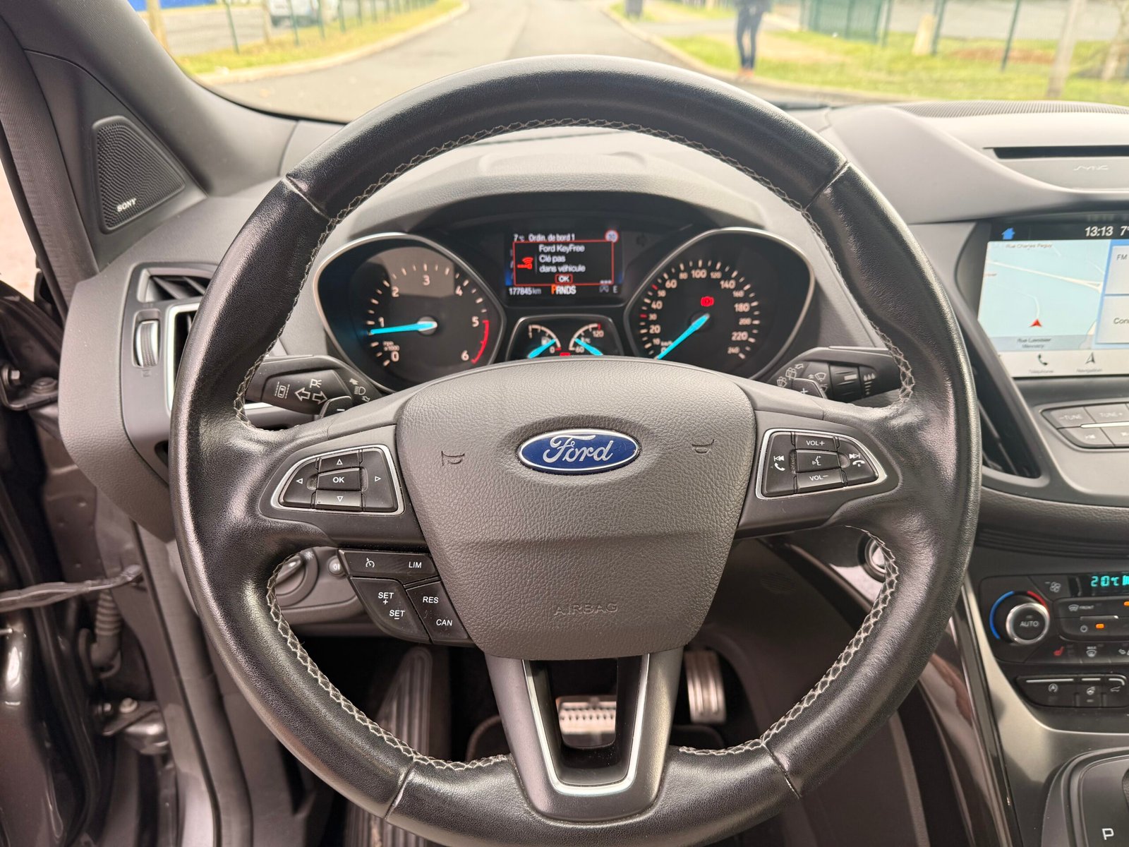 FORD Kuga II 2.0 TDCi 16V 4×4 Powershift 150 cv finition « st line »