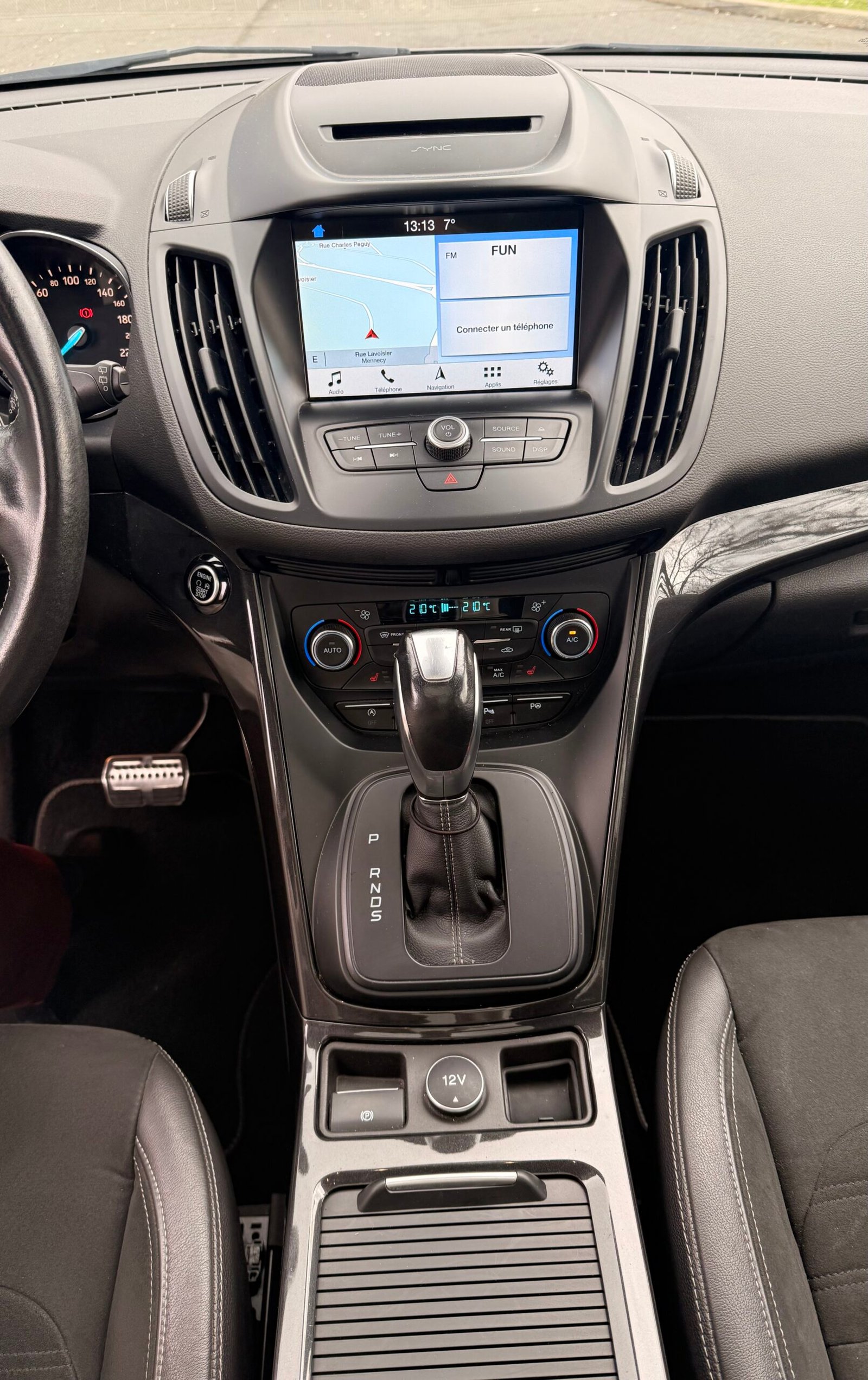 FORD Kuga II 2.0 TDCi 16V 4×4 Powershift 150 cv finition « st line »