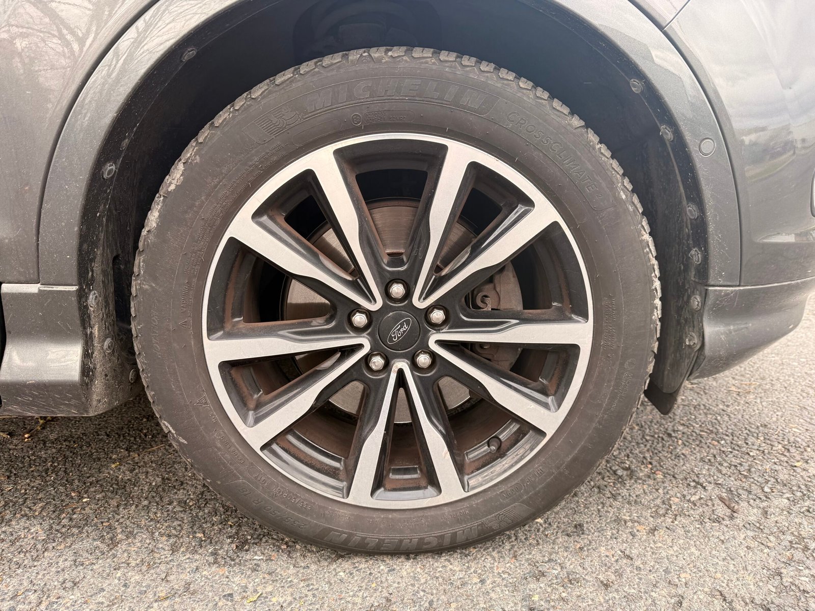 FORD Kuga II 2.0 TDCi 16V 4×4 Powershift 150 cv finition « st line »