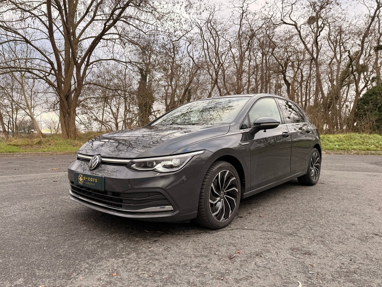 VOLKSWAGEN Golf VIII Hatchback 1.5 eTSi 16V BMT DSG7 131 cv Boîte auto Finition « Style »