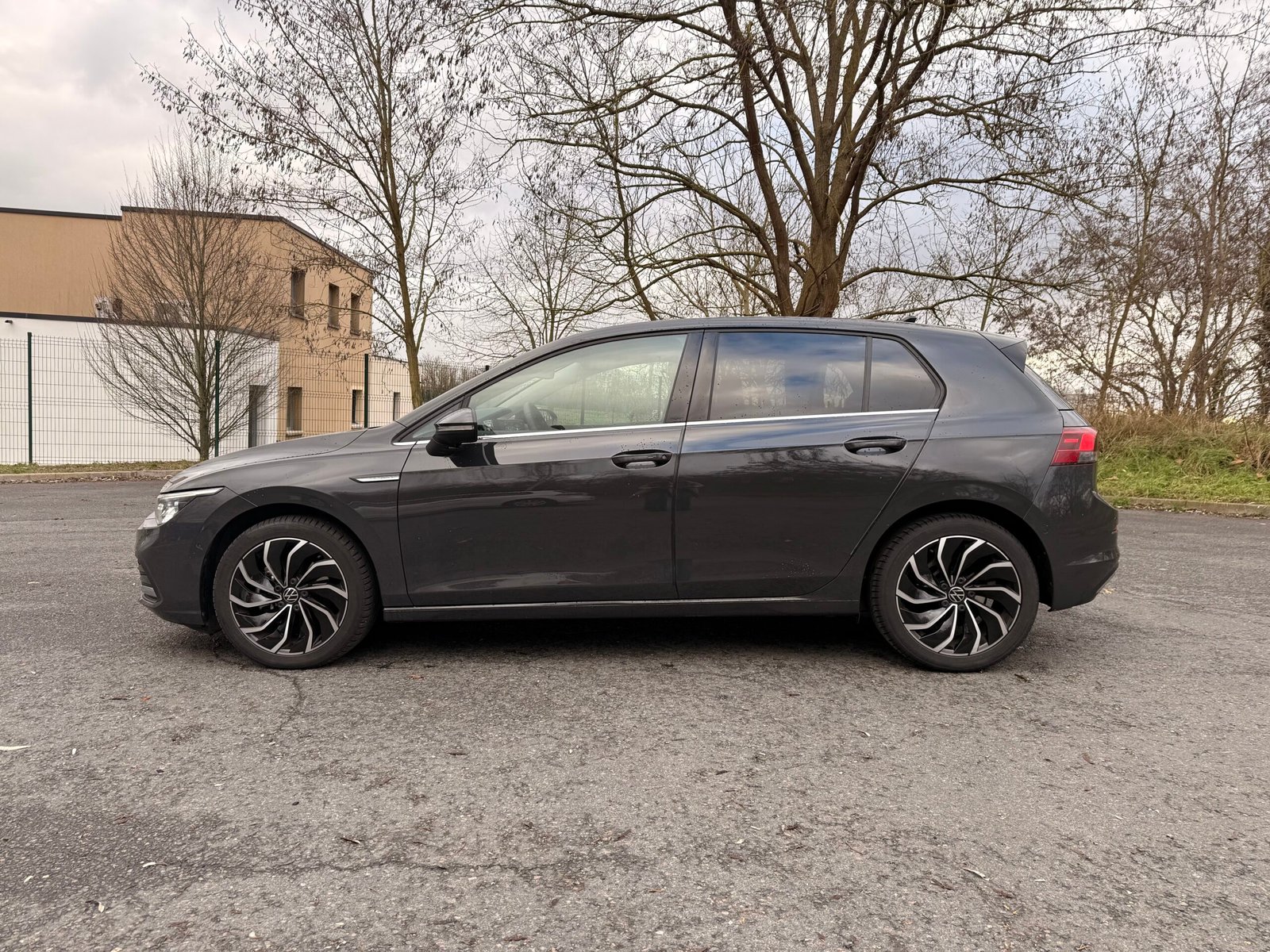 VOLKSWAGEN Golf VIII Hatchback 1.5 eTSi 16V BMT DSG7 131 cv Boîte auto Finition « Style »