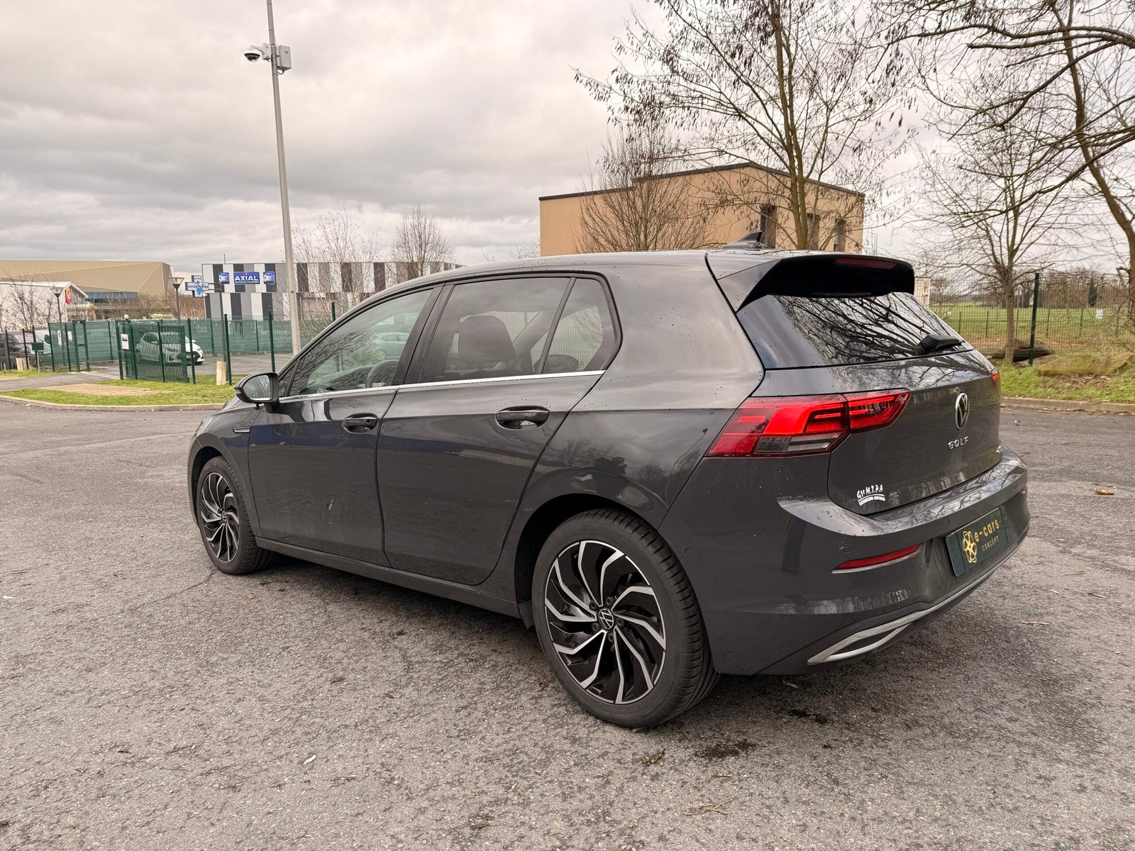 VOLKSWAGEN Golf VIII Hatchback 1.5 eTSi 16V BMT DSG7 131 cv Boîte auto Finition « Style »