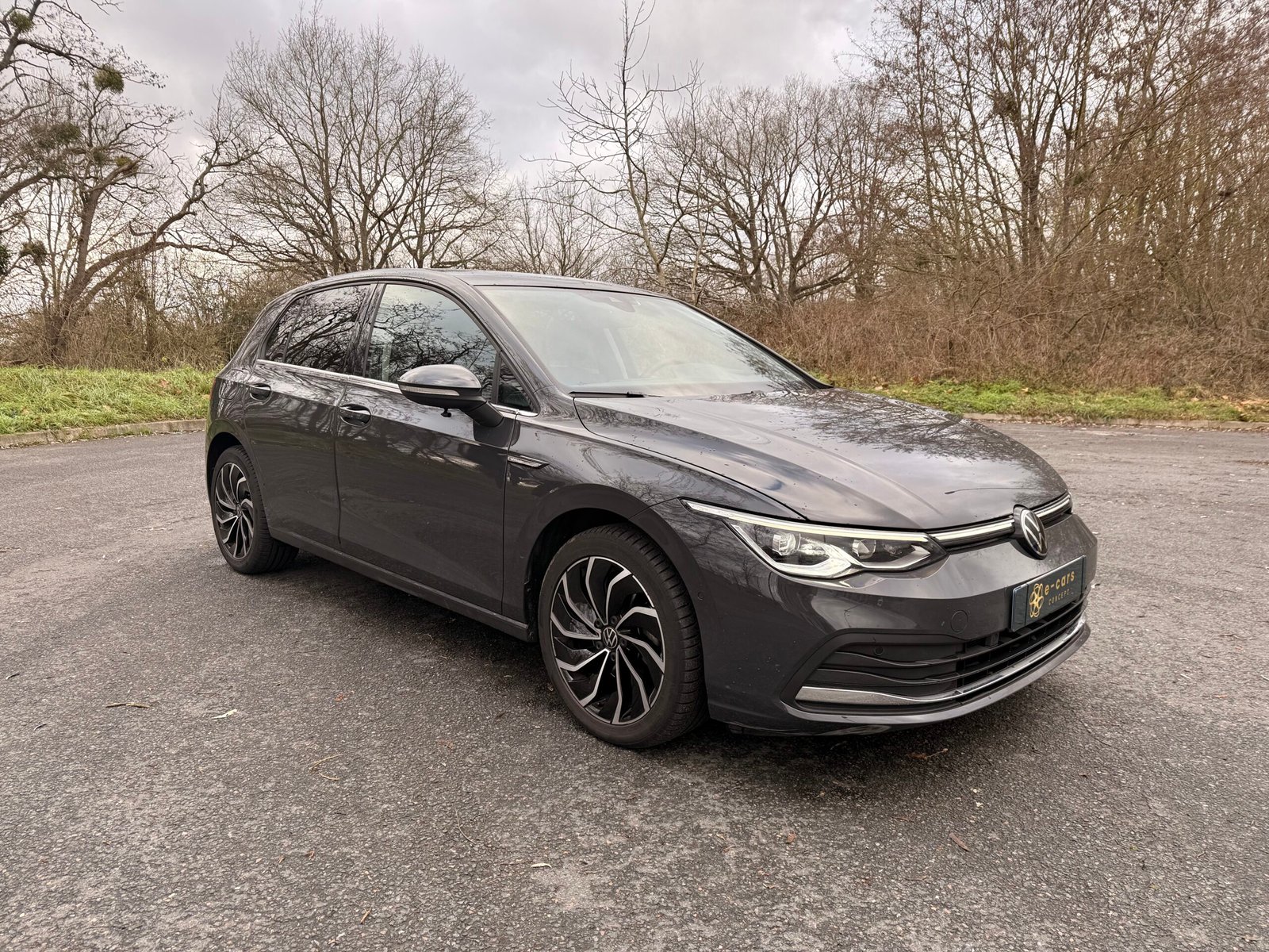 VOLKSWAGEN Golf VIII Hatchback 1.5 eTSi 16V BMT DSG7 131 cv Boîte auto Finition « Style »