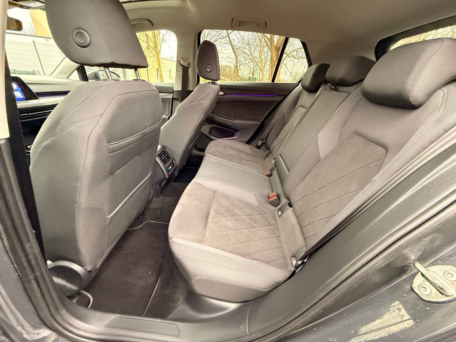 VOLKSWAGEN Golf VIII Hatchback 1.5 eTSi 16V BMT DSG7 131 cv Boîte auto Finition « Style »