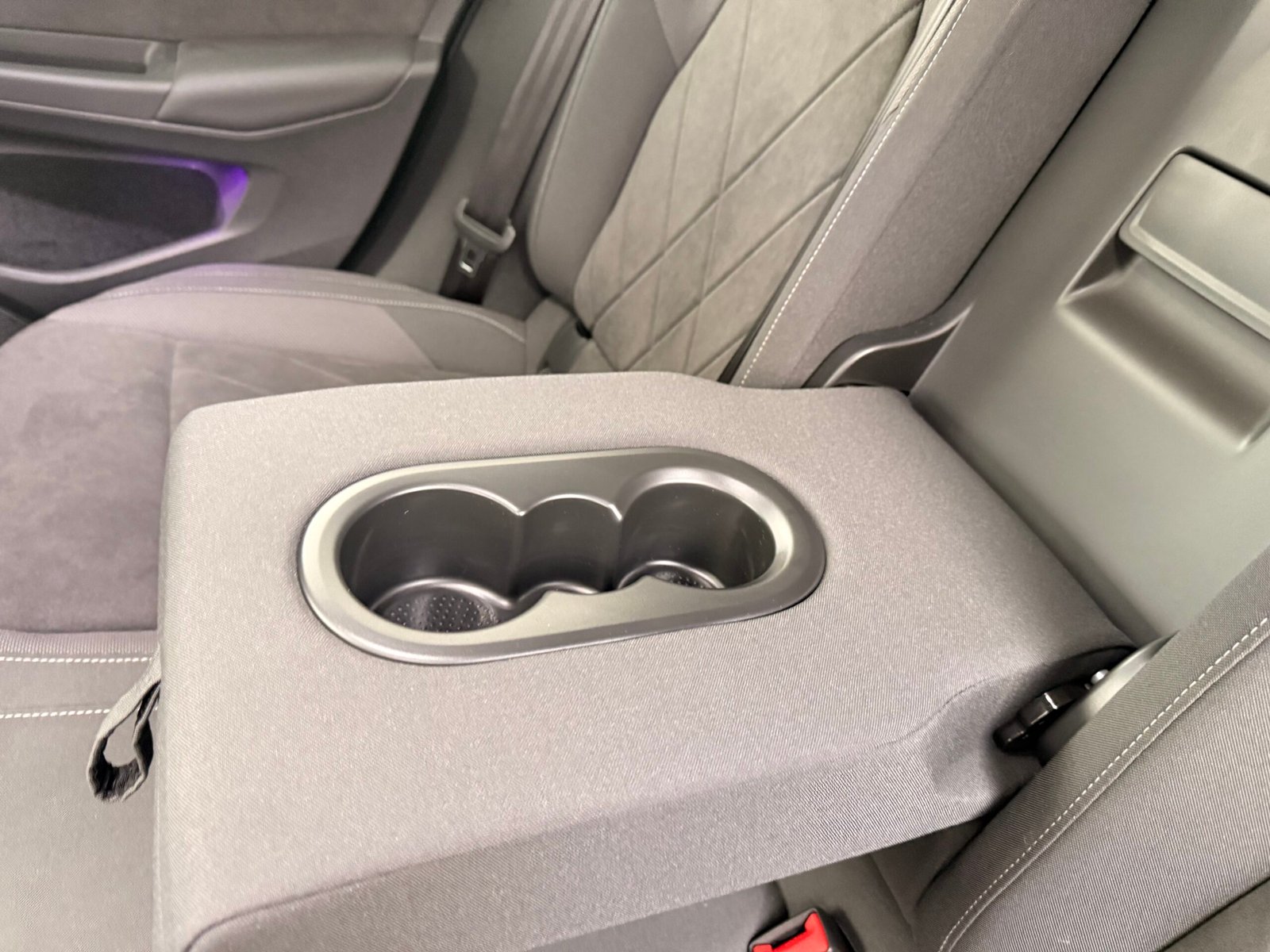 VOLKSWAGEN Golf VIII Hatchback 1.5 eTSi 16V BMT DSG7 131 cv Boîte auto Finition « Style »