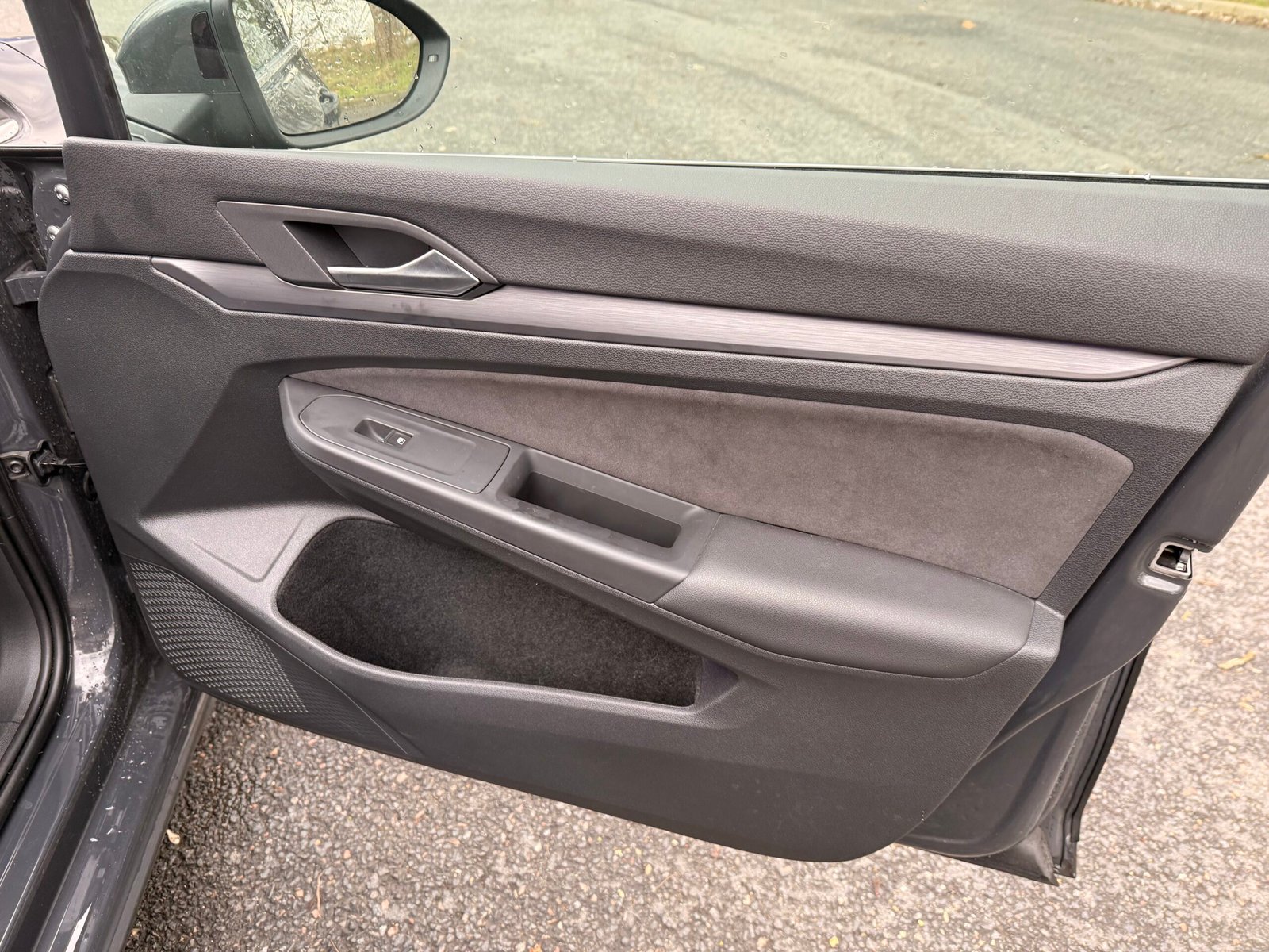 VOLKSWAGEN Golf VIII Hatchback 1.5 eTSi 16V BMT DSG7 131 cv Boîte auto Finition « Style »