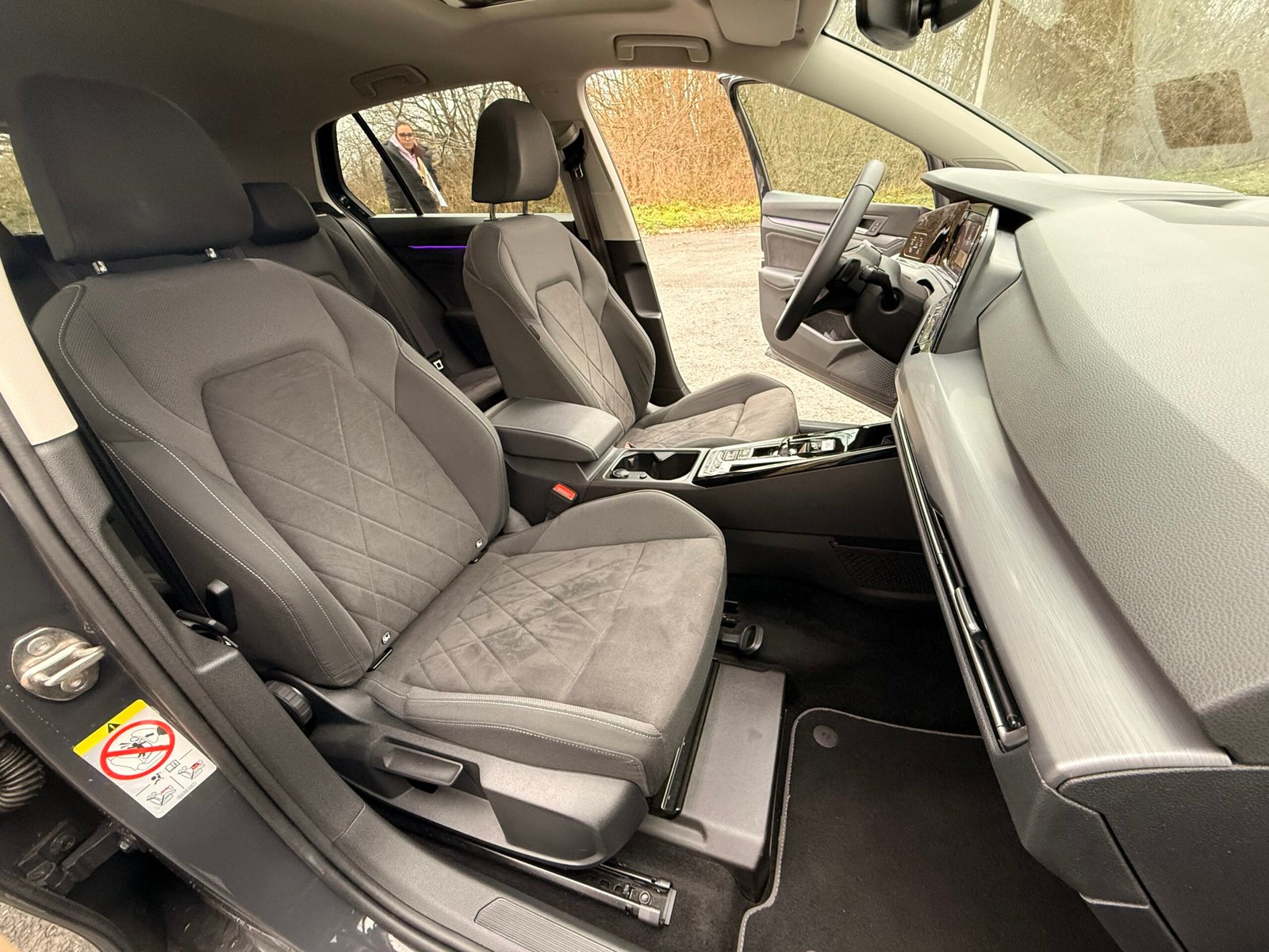 VOLKSWAGEN Golf VIII Hatchback 1.5 eTSi 16V BMT DSG7 131 cv Boîte auto Finition « Style »