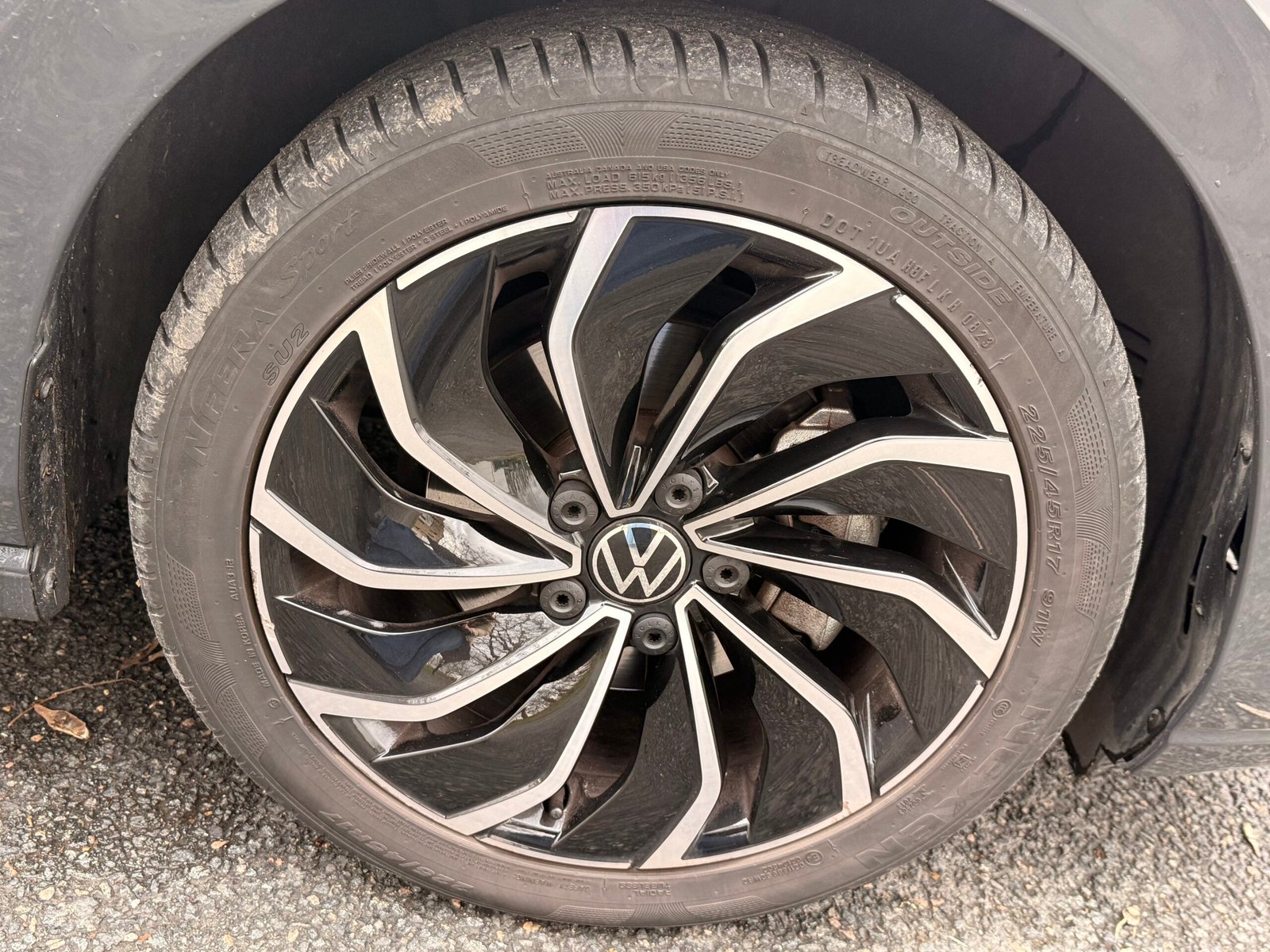 VOLKSWAGEN Golf VIII Hatchback 1.5 eTSi 16V BMT DSG7 131 cv Boîte auto Finition « Style »