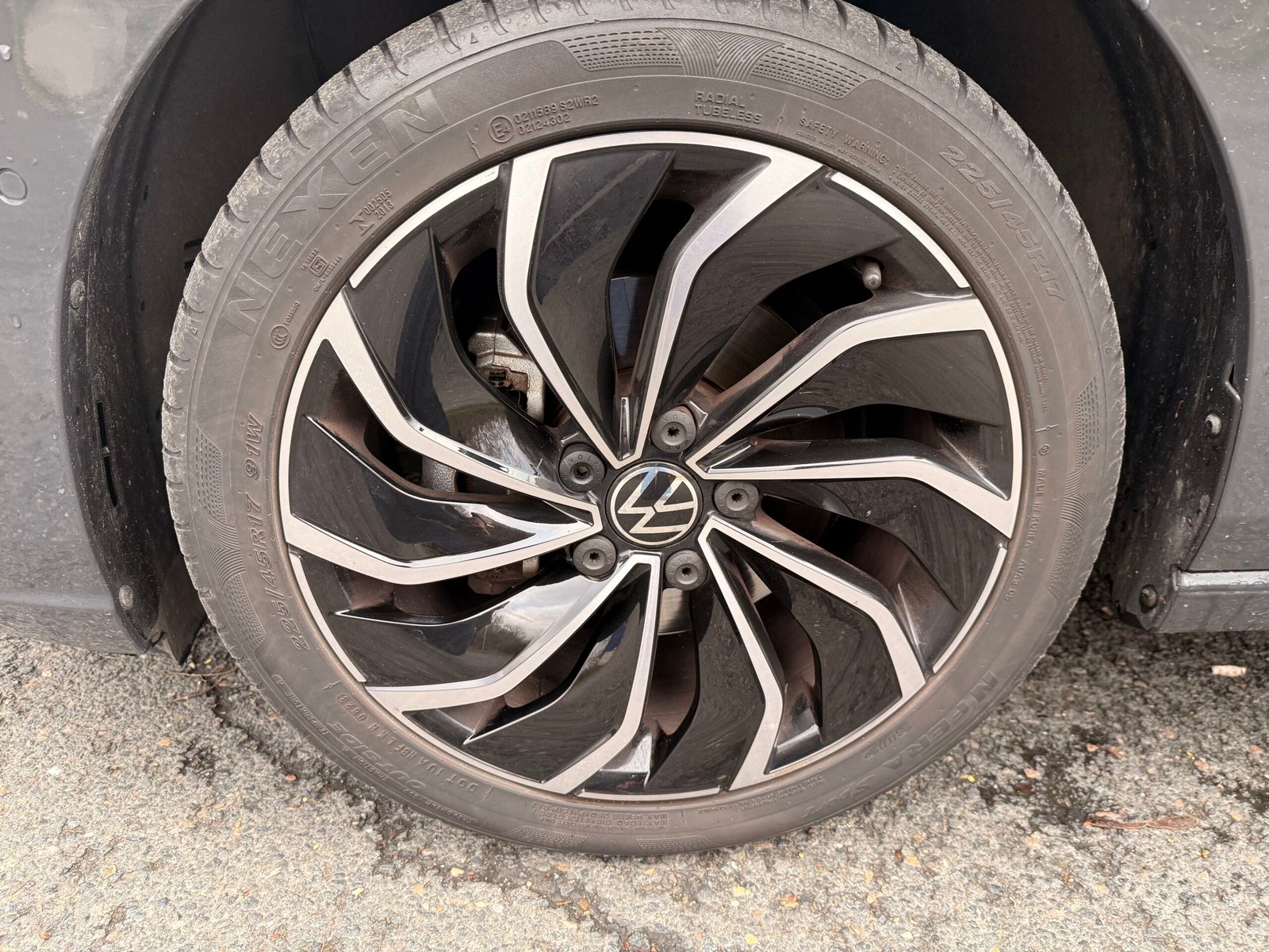 VOLKSWAGEN Golf VIII Hatchback 1.5 eTSi 16V BMT DSG7 131 cv Boîte auto Finition « Style »