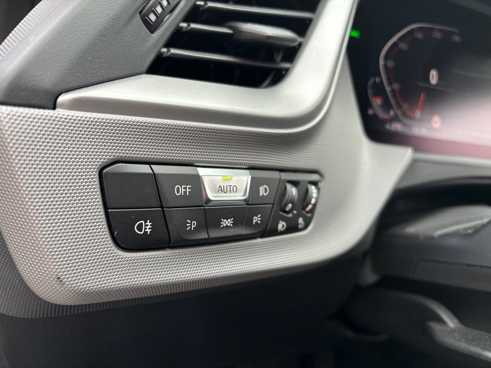 BMW Série 1 (F40) 118i DCT7 136 cv Business Design