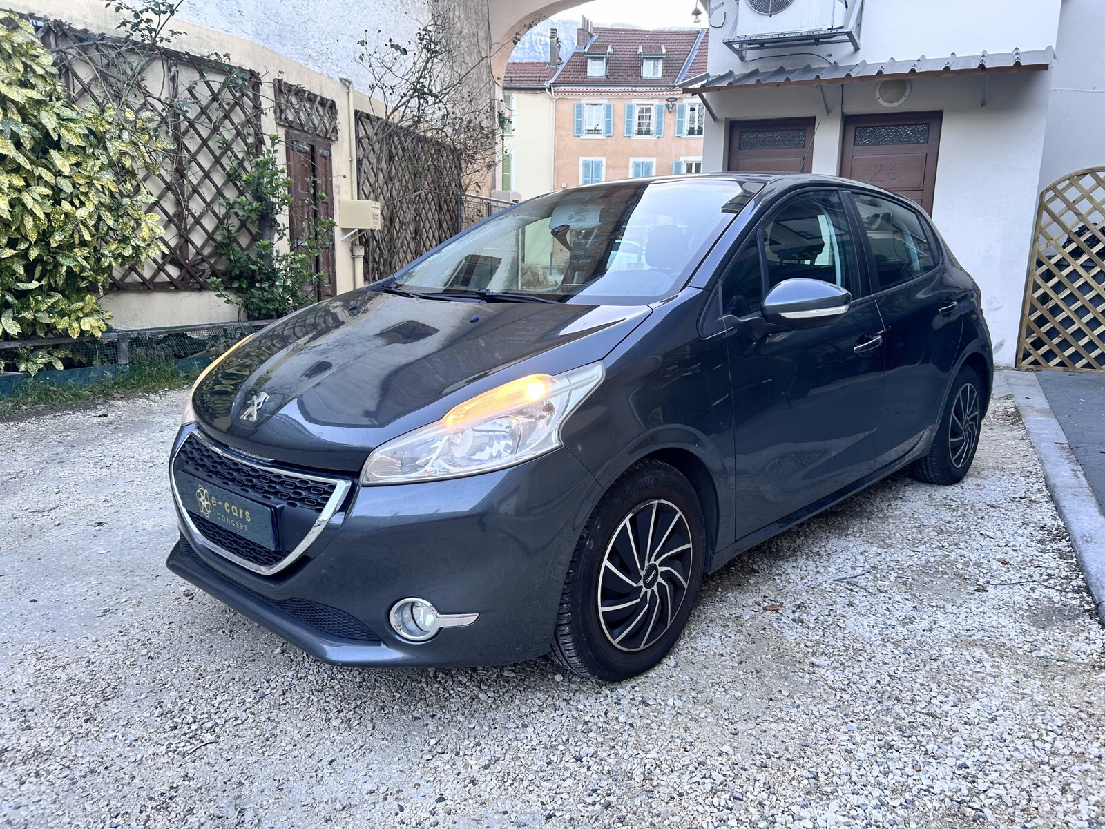 PEUGEOT 208 1.4 HDI 68 ch