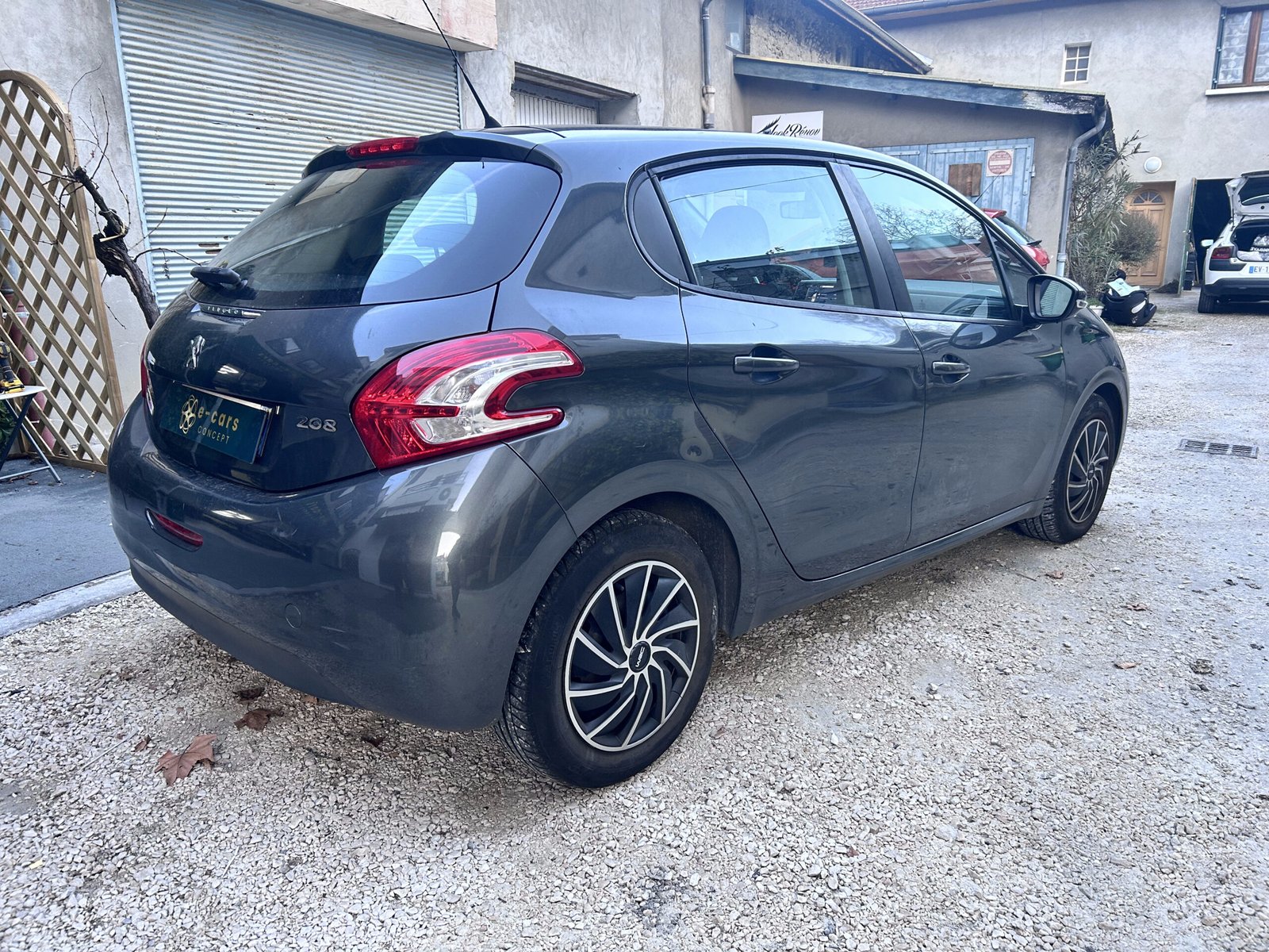 PEUGEOT 208 1.4 HDI 68 ch