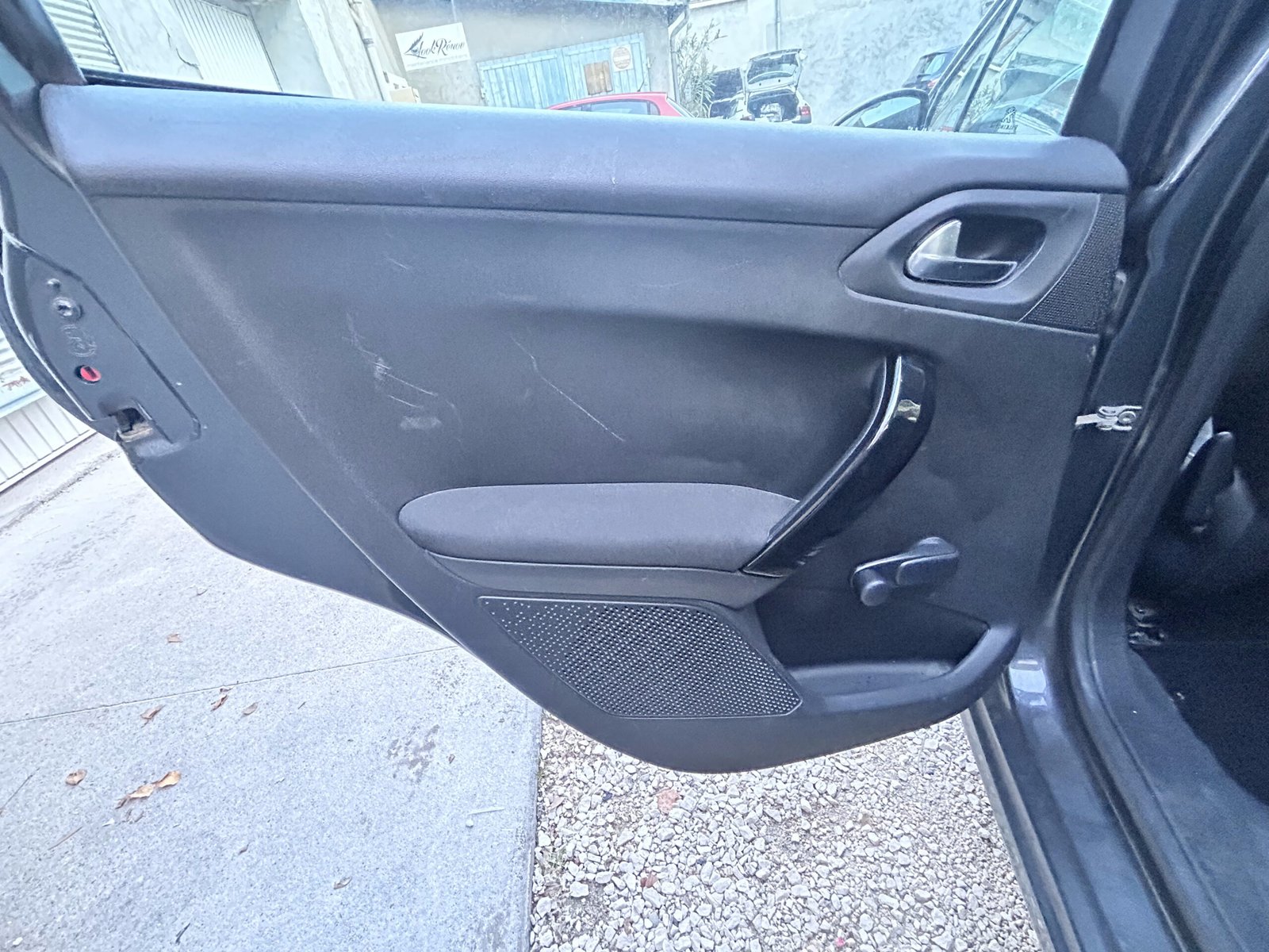 PEUGEOT 208 1.4 HDI 68 ch