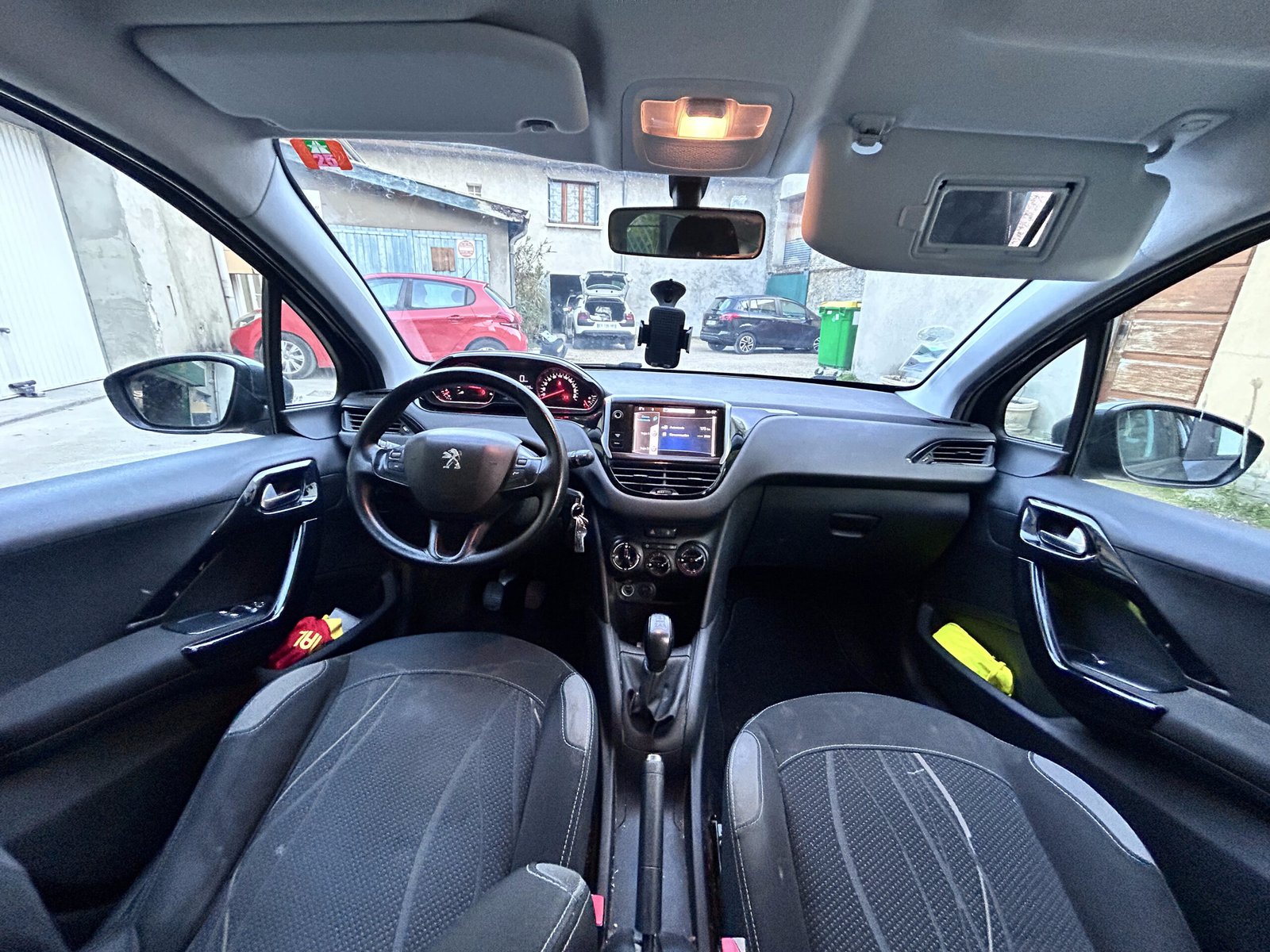 PEUGEOT 208 1.4 HDI 68 ch