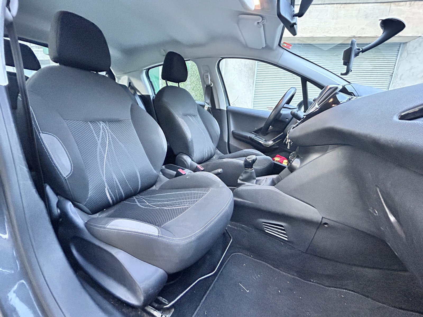 PEUGEOT 208 1.4 HDI 68 ch