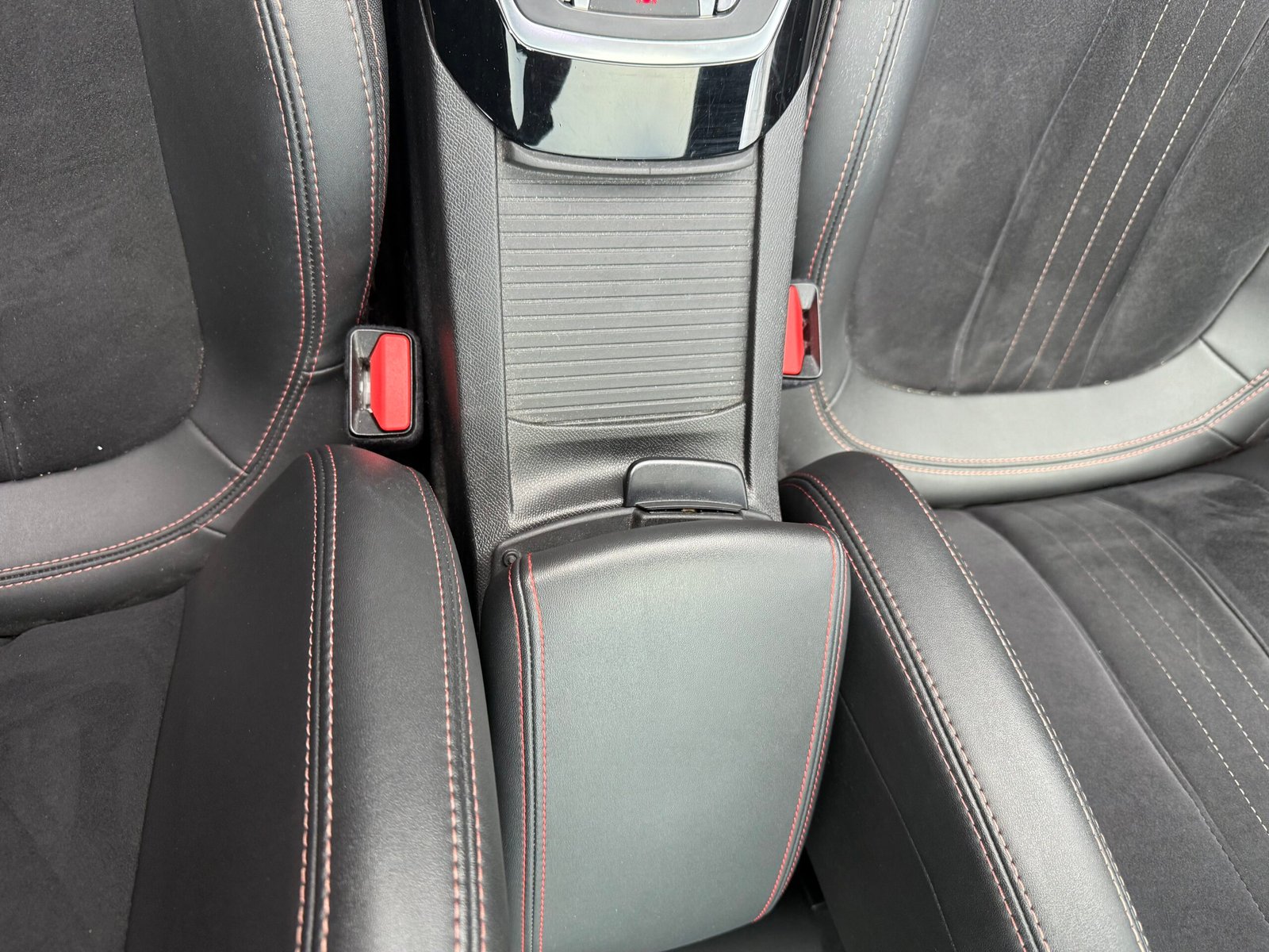 PEUGEOT 308 (II) phase 2 1.2 PureTech EAT8 130 ch finition « GT Line » (DISTRIBUTION NEUVE)