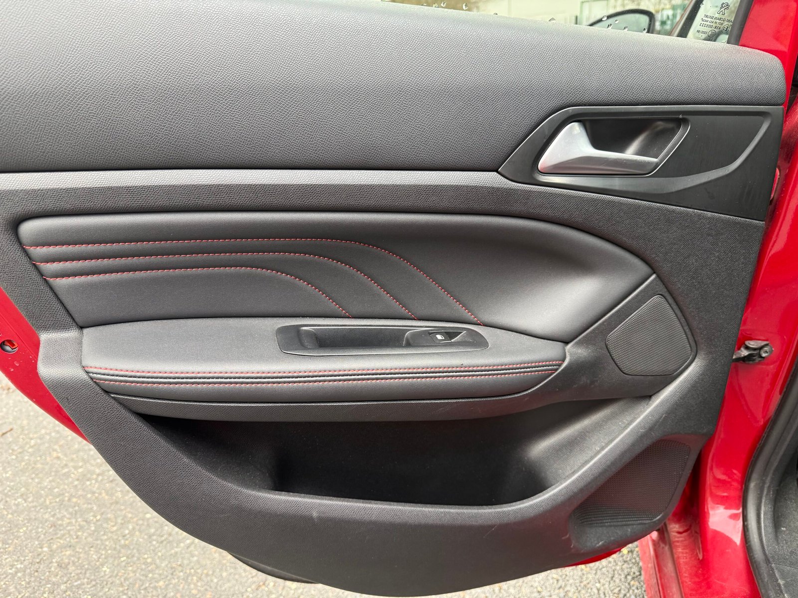 PEUGEOT 308 (II) phase 2 1.2 PureTech EAT8 130 ch finition « GT Line » (DISTRIBUTION NEUVE)