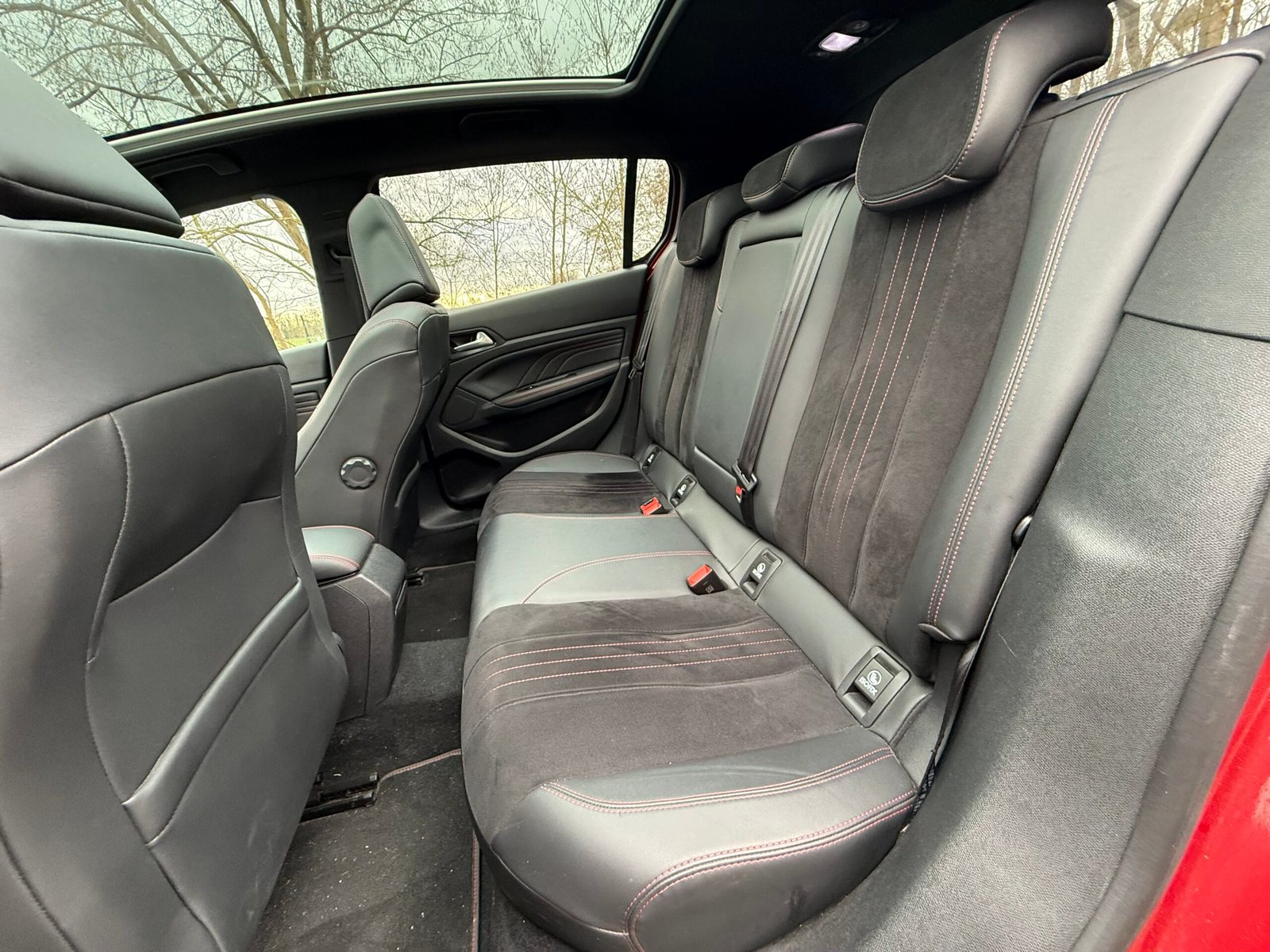 PEUGEOT 308 (II) phase 2 1.2 PureTech EAT8 130 ch finition « GT Line » (DISTRIBUTION NEUVE)