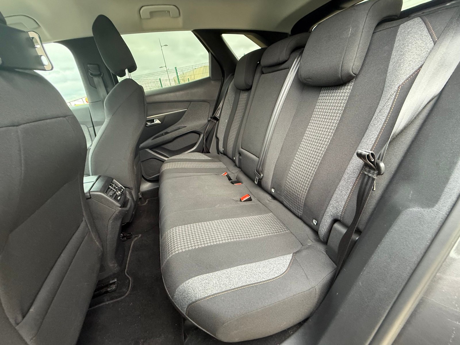 Peugeot 3008 1.5 BlueHDi EAT8 S&S 130 ch « Active Business »