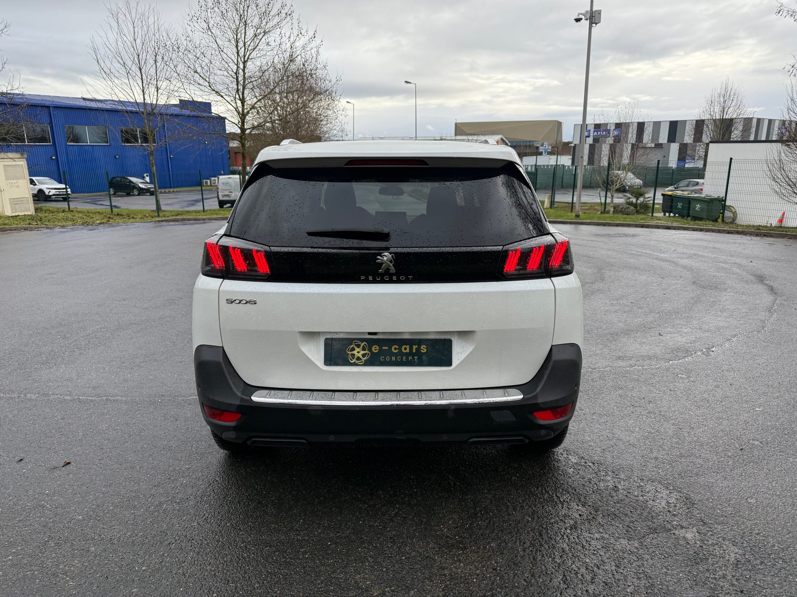 Peugeot 5008 II Phase 2 1.5 BlueHDI EAT8 S&S 130 ch finition « Allure pack »