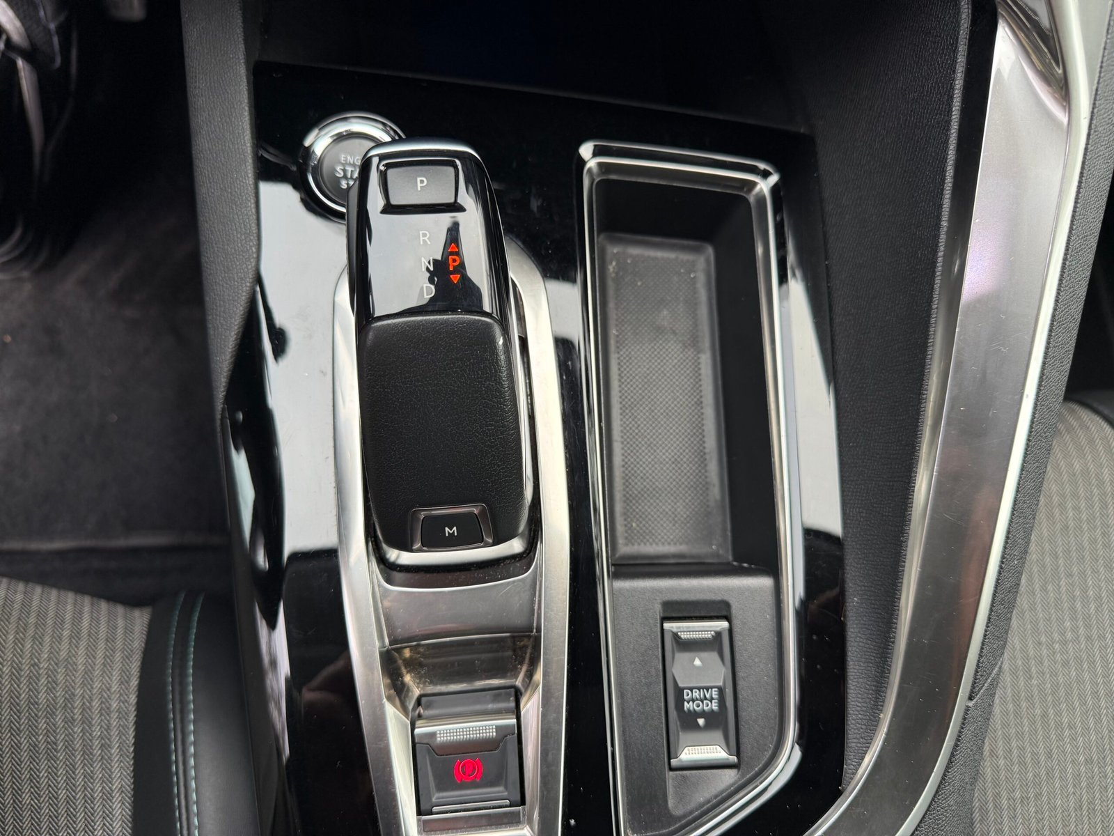 Peugeot 5008 II Phase 2 1.5 BlueHDI EAT8 S&S 130 ch finition « Allure pack »