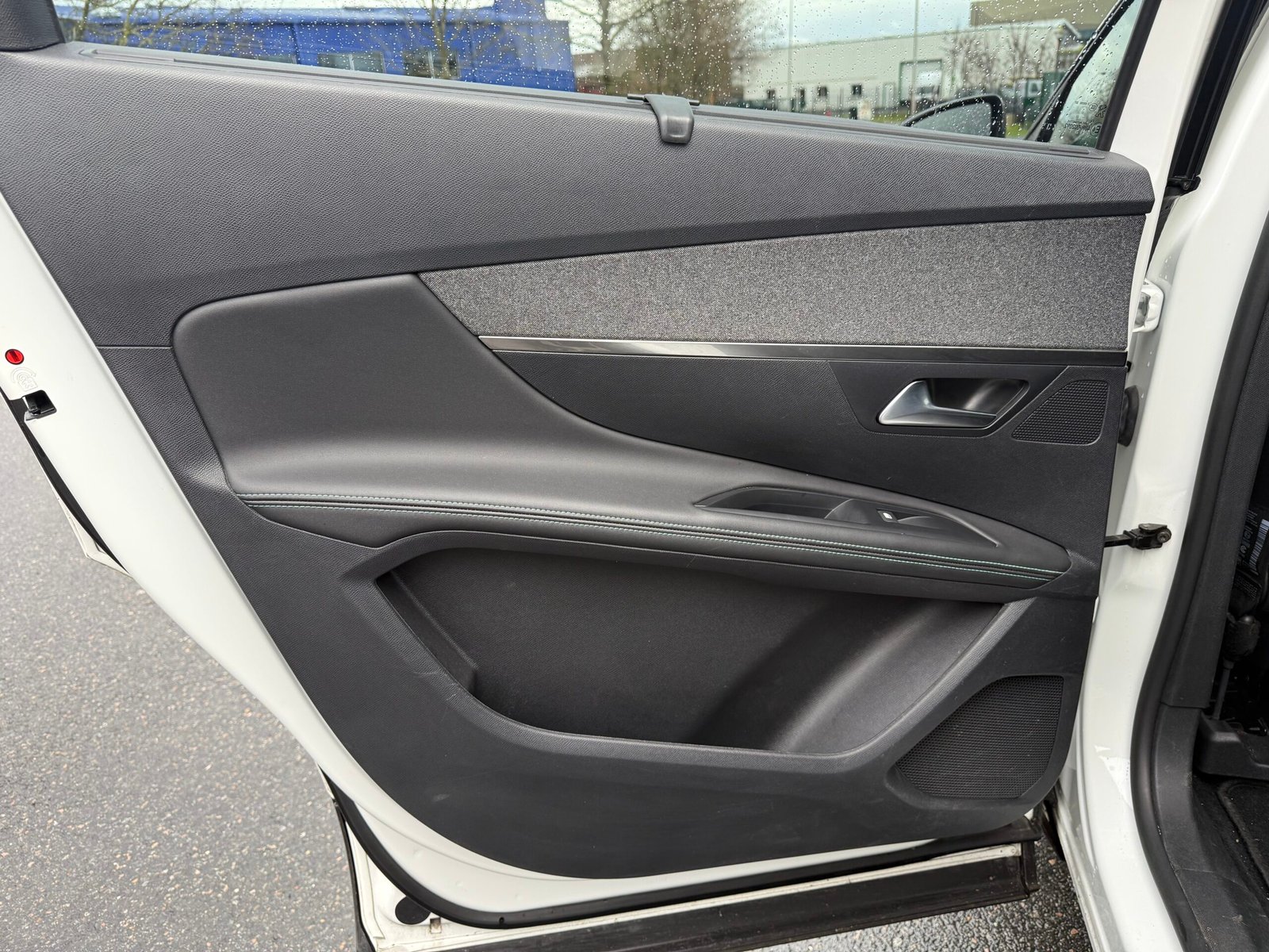 Peugeot 5008 II Phase 2 1.5 BlueHDI EAT8 S&S 130 ch finition « Allure pack »