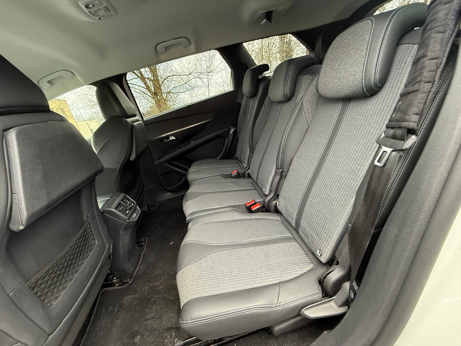 Peugeot 5008 II Phase 2 1.5 BlueHDI EAT8 S&S 130 ch finition « Allure pack »