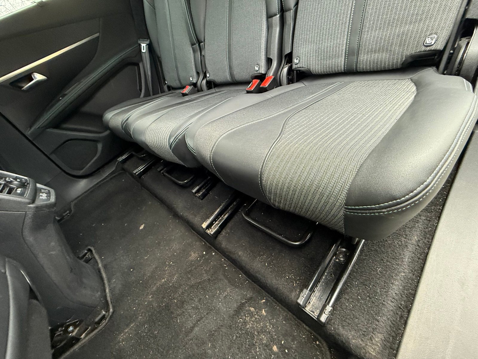 Peugeot 5008 II Phase 2 1.5 BlueHDI EAT8 S&S 130 ch finition « Allure pack »