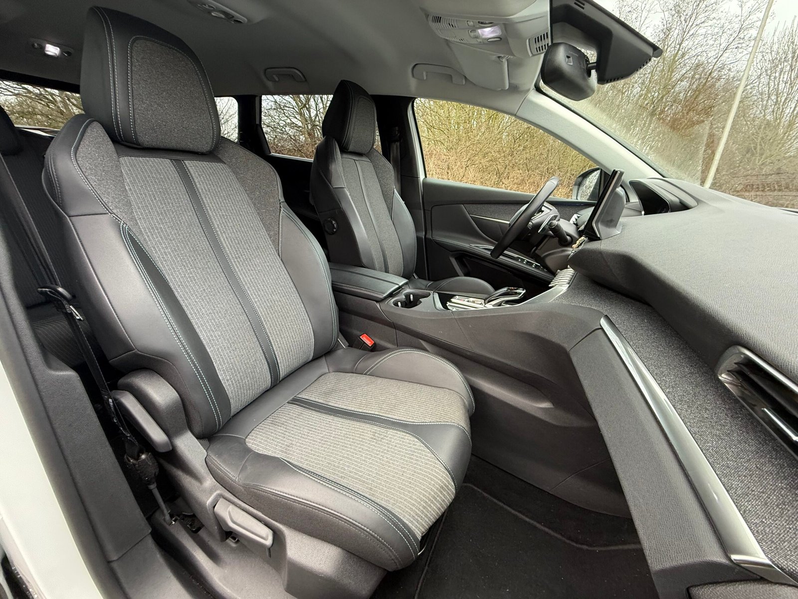 Peugeot 5008 II Phase 2 1.5 BlueHDI EAT8 S&S 130 ch finition « Allure pack »