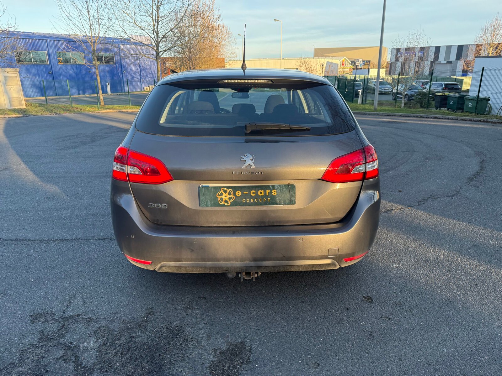 PEUGEOT 308 SW (II) phase 2 1.5 BlueHDI S&S 130 ch finition « Active Business »
