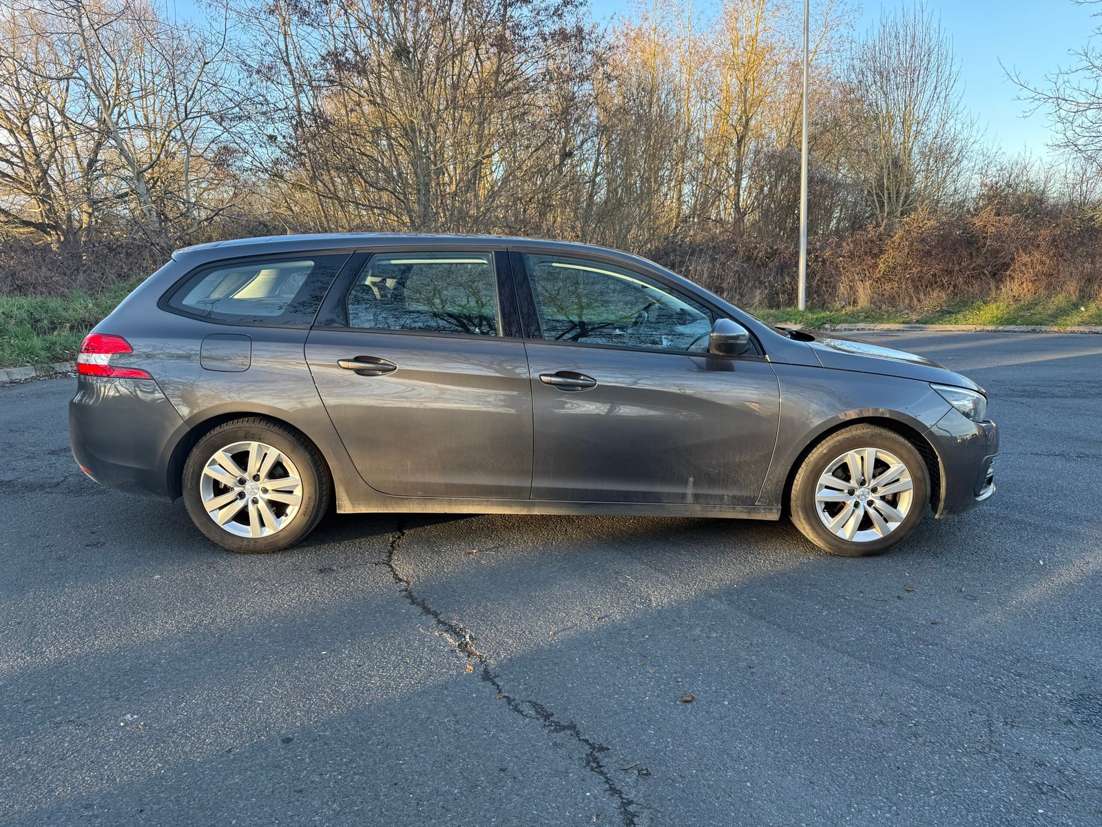 PEUGEOT 308 SW (II) phase 2 1.5 BlueHDI S&S 130 ch finition « Active Business »