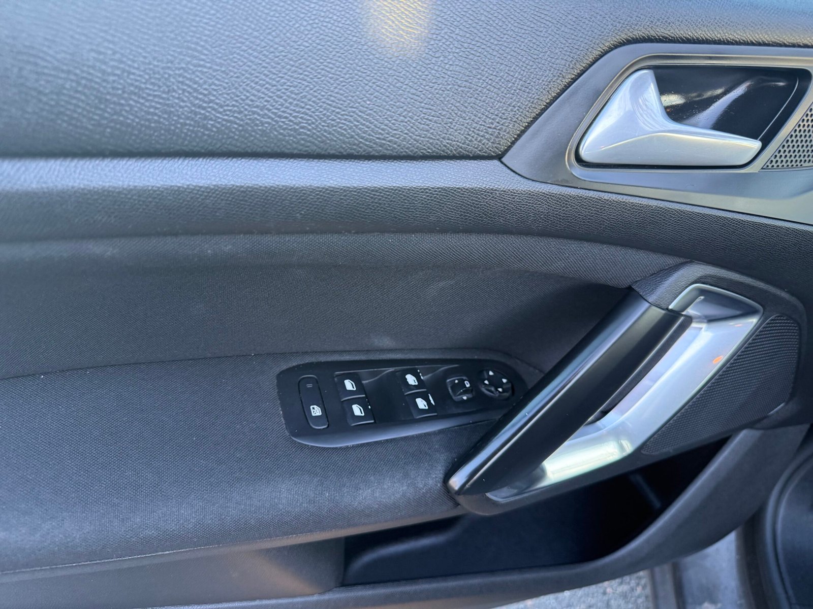 PEUGEOT 308 SW (II) phase 2 1.5 BlueHDI S&S 130 ch finition « Active Business »