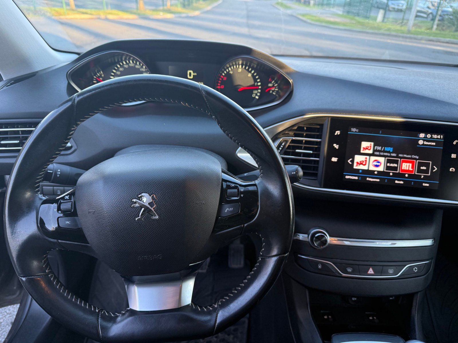 PEUGEOT 308 SW (II) phase 2 1.5 BlueHDI S&S 130 ch finition « Active Business »